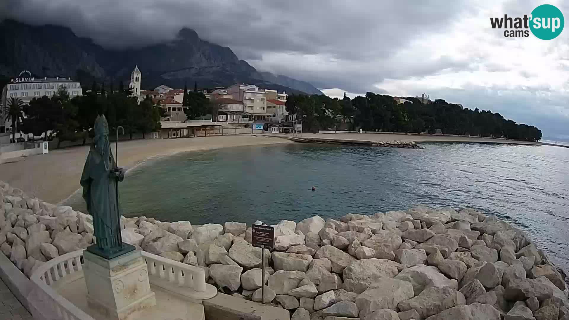 Spletna kamera Baška Voda – Sv. Nikola in plaža