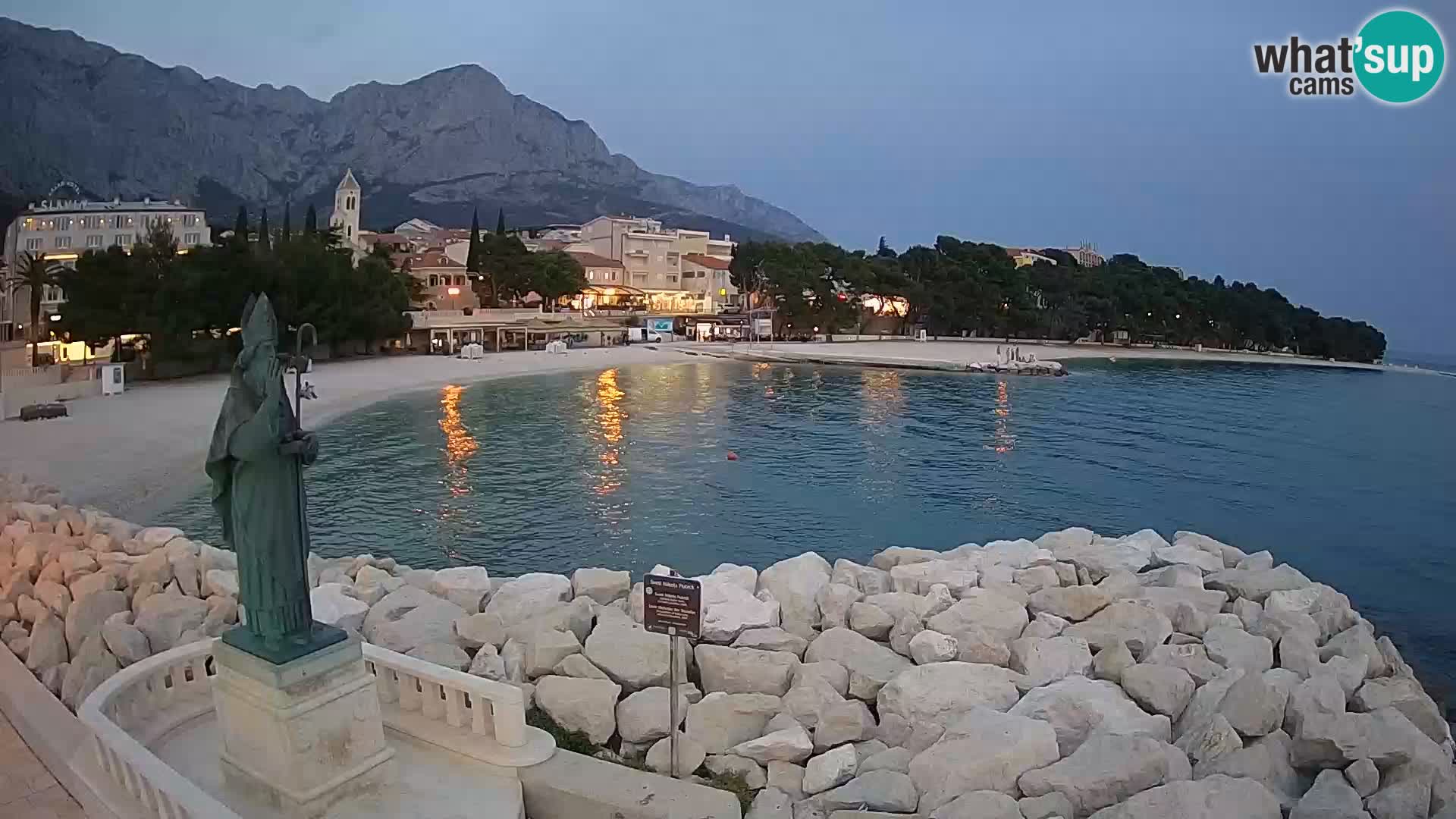 Spletna kamera Baška Voda – Sv. Nikola in plaža