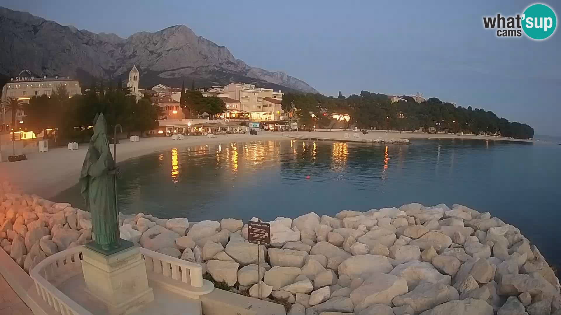 Spletna kamera Baška Voda – Sv. Nikola in plaža