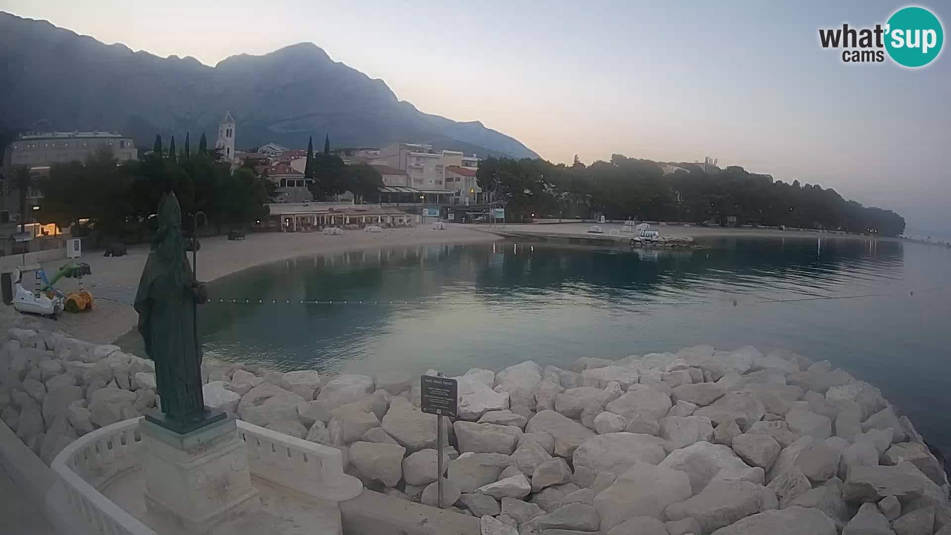 Spletna kamera Baška Voda – Sv. Nikola in plaža