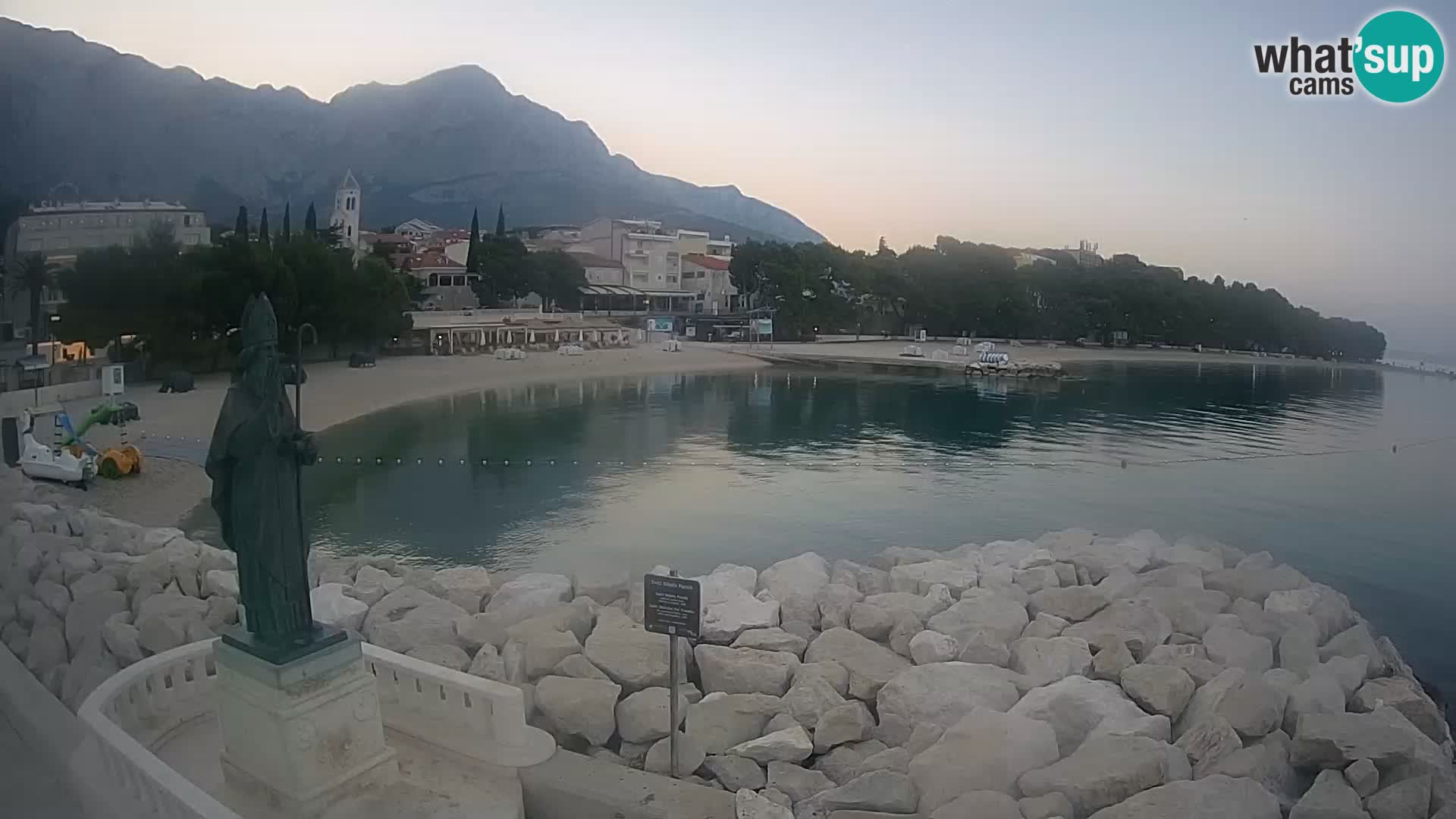 Spletna kamera Baška Voda – Sv. Nikola in plaža