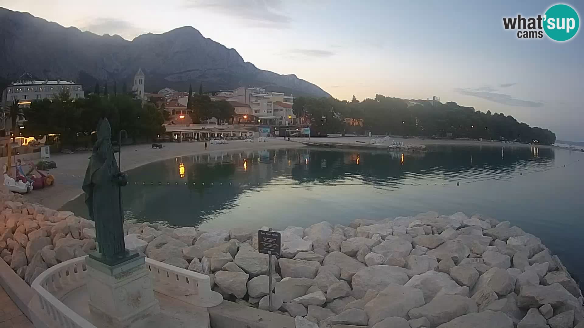 Spletna kamera Baška Voda – Sv. Nikola in plaža
