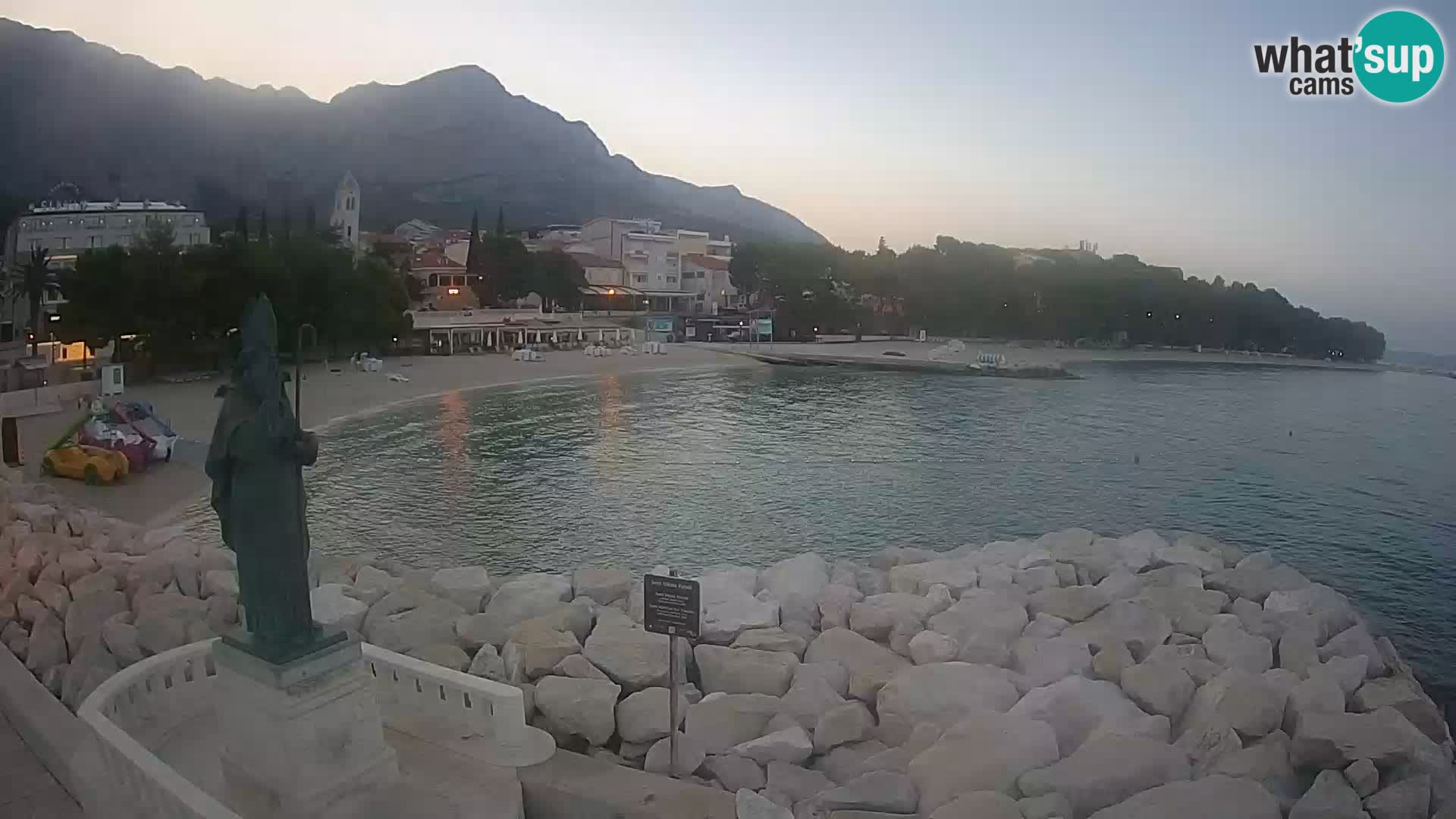 Spletna kamera Baška Voda – Sv. Nikola in plaža