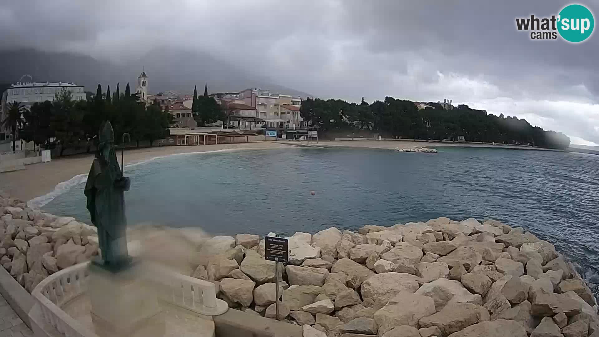 Spletna kamera Baška Voda – Sv. Nikola in plaža