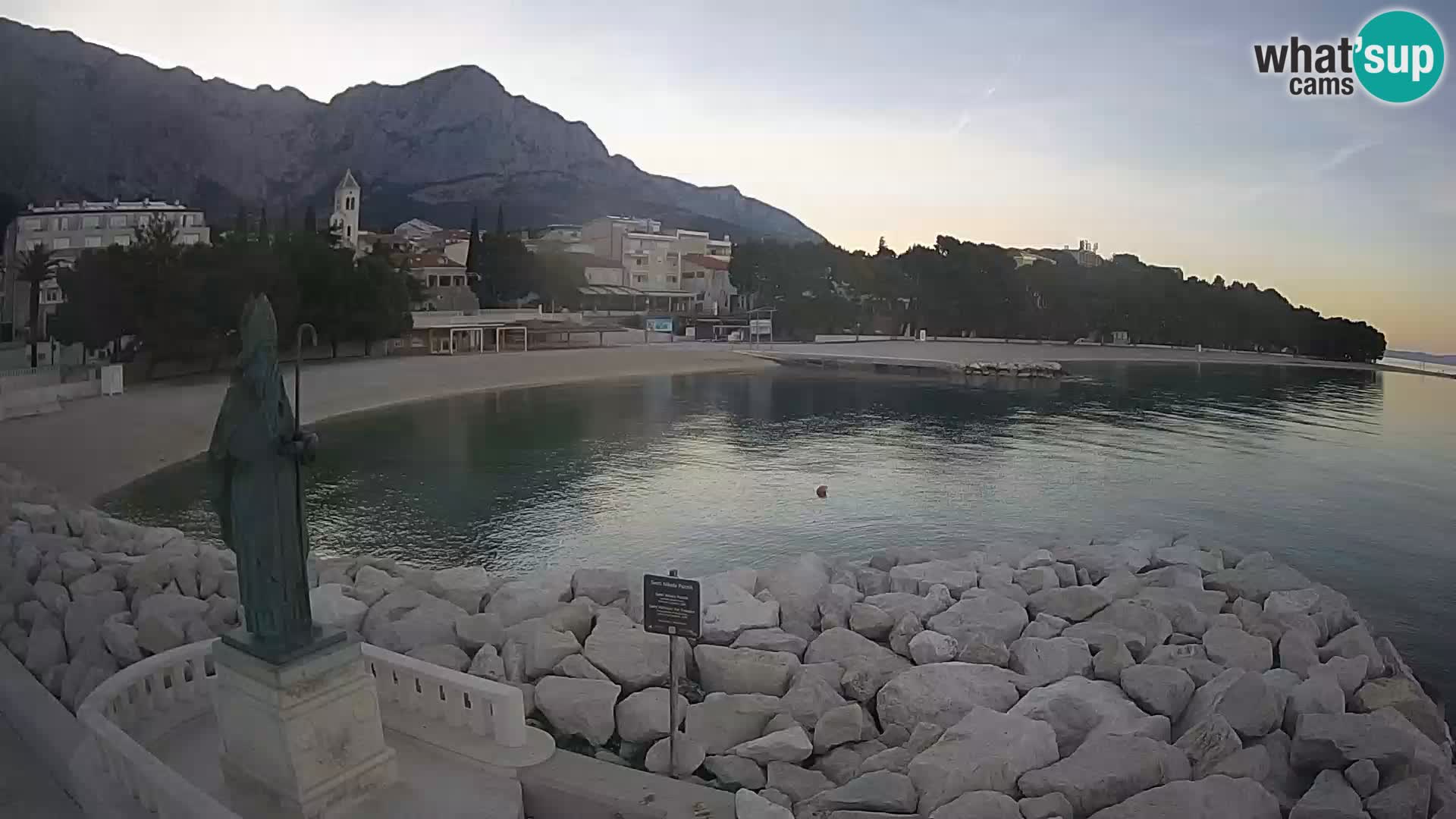 Spletna kamera Baška Voda – Sv. Nikola in plaža