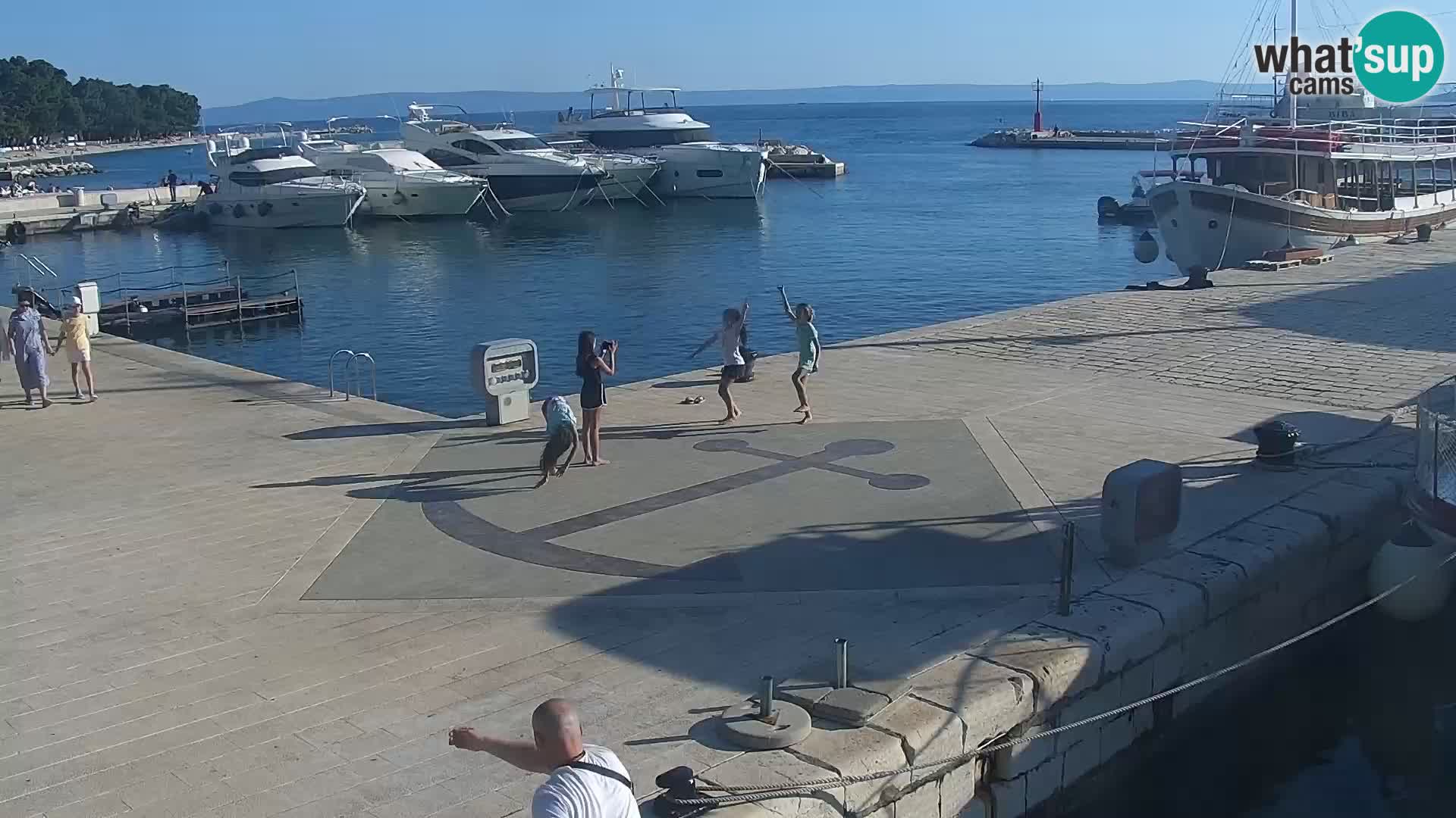 Baška Voda promenade webcam