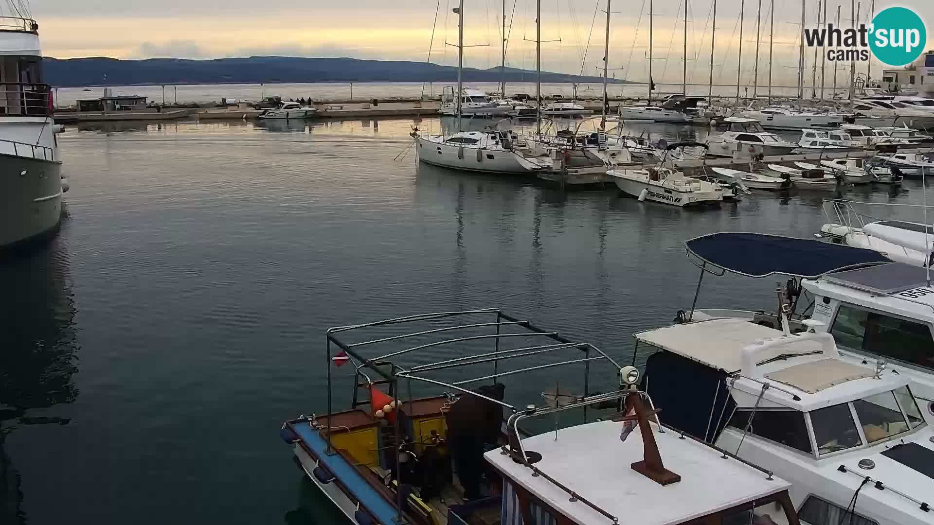 Baška Voda promenade webcam