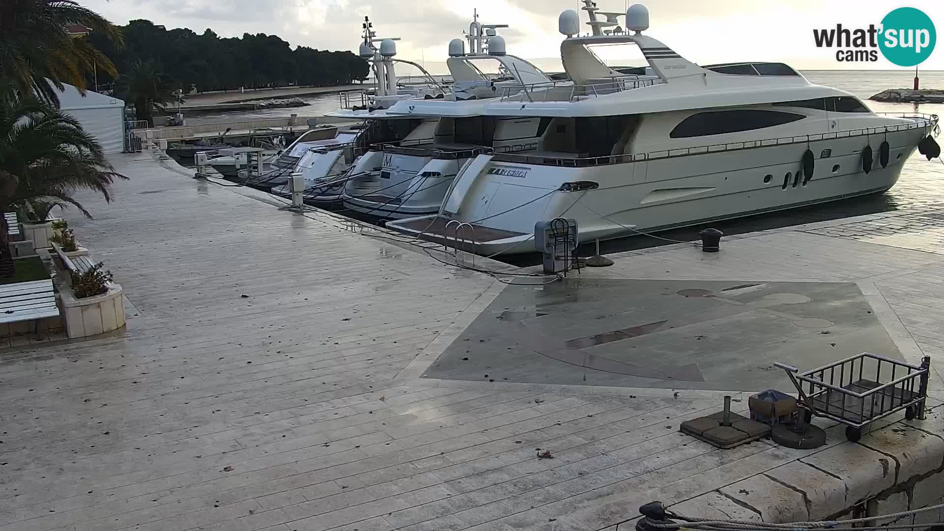 Baška Voda promenade webcam