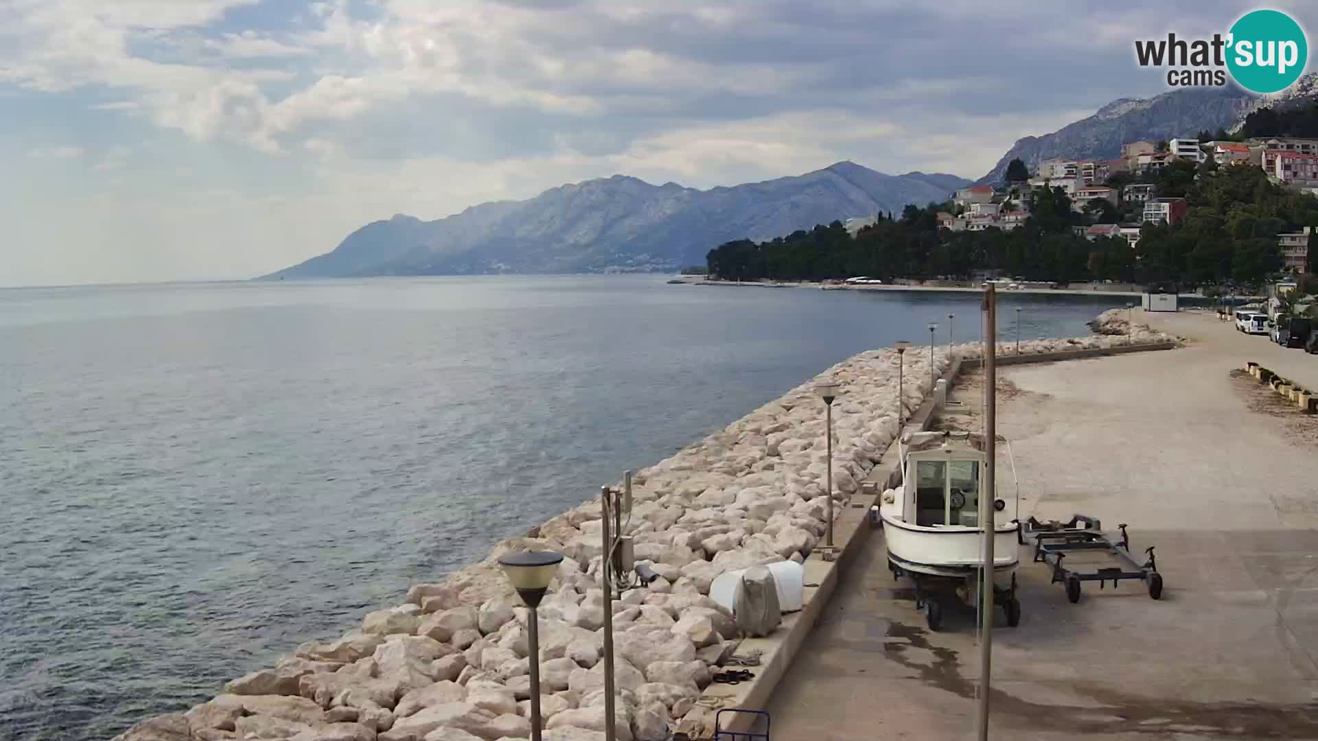Web Kamera Baška Voda luka – Pogled na grad i masiv Biokovo