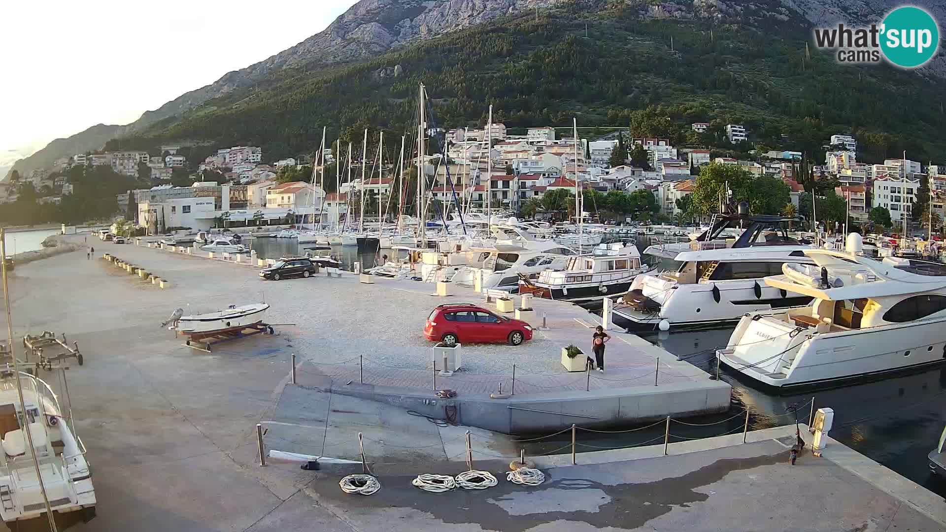 Spletna kamera – Baška Voda, pogled na mesto in goro Biokovo
