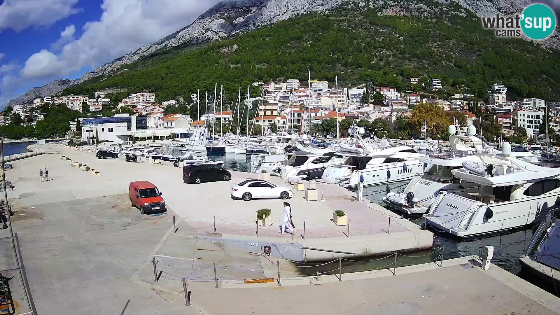 Webcam Basca Voda –  Vista desde el puerto deportivo de la ciudad y la montaña Biokovo