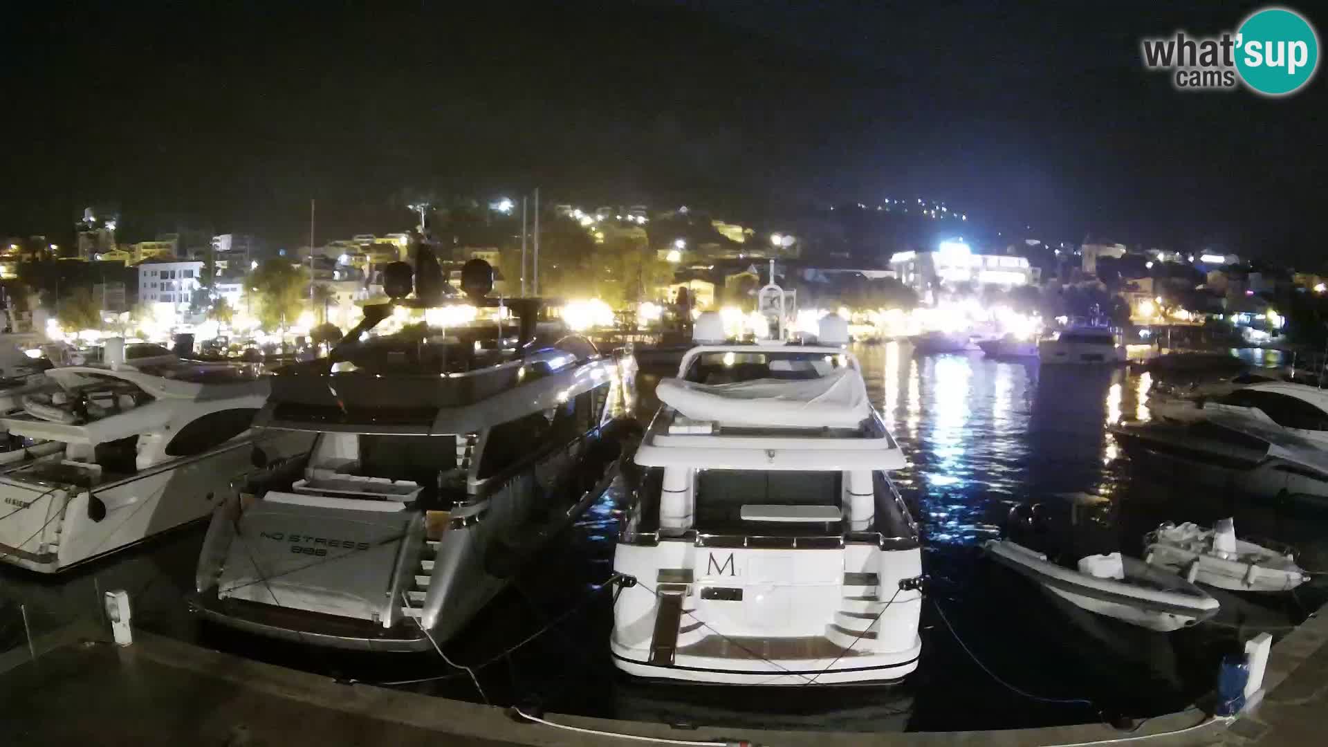 Webcam Basca Voda –  Vista desde el puerto deportivo de la ciudad y la montaña Biokovo