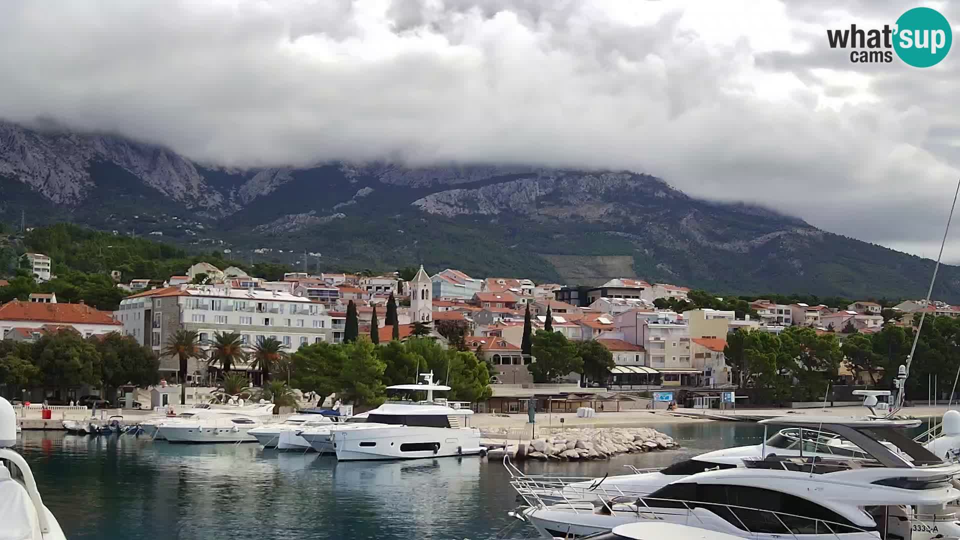 Webcam Basca Voda –  Vista desde el puerto deportivo de la ciudad y la montaña Biokovo