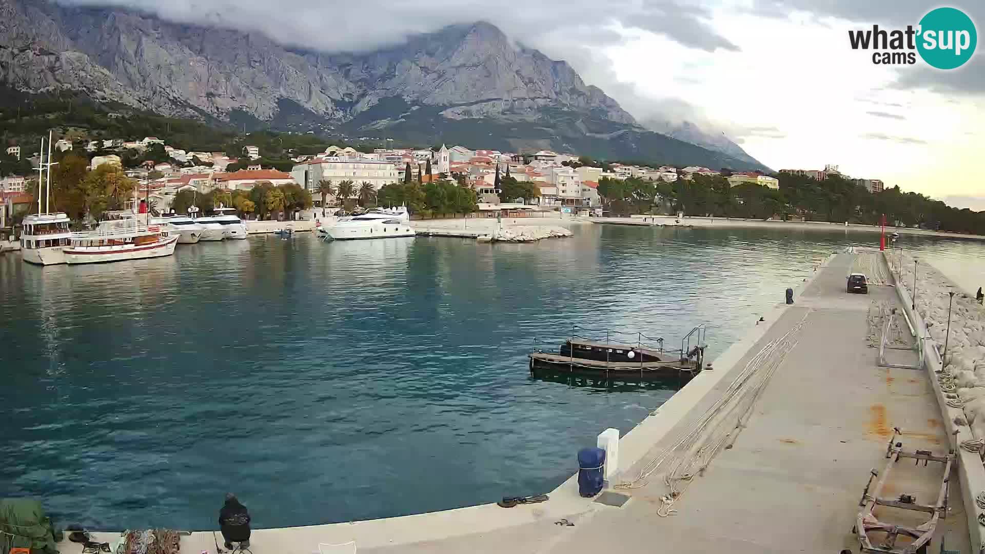 Spletna kamera – Baška Voda, pogled na mesto in goro Biokovo