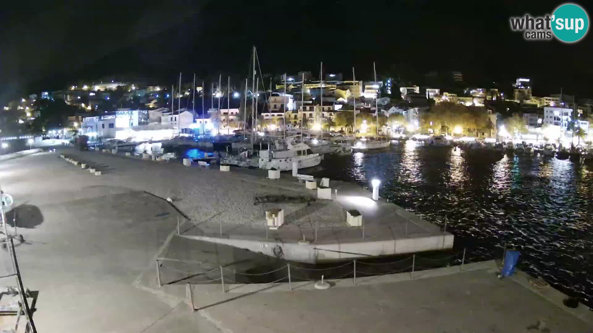 Webcam Basca Voda –  Vista desde el puerto deportivo de la ciudad y la montaña Biokovo