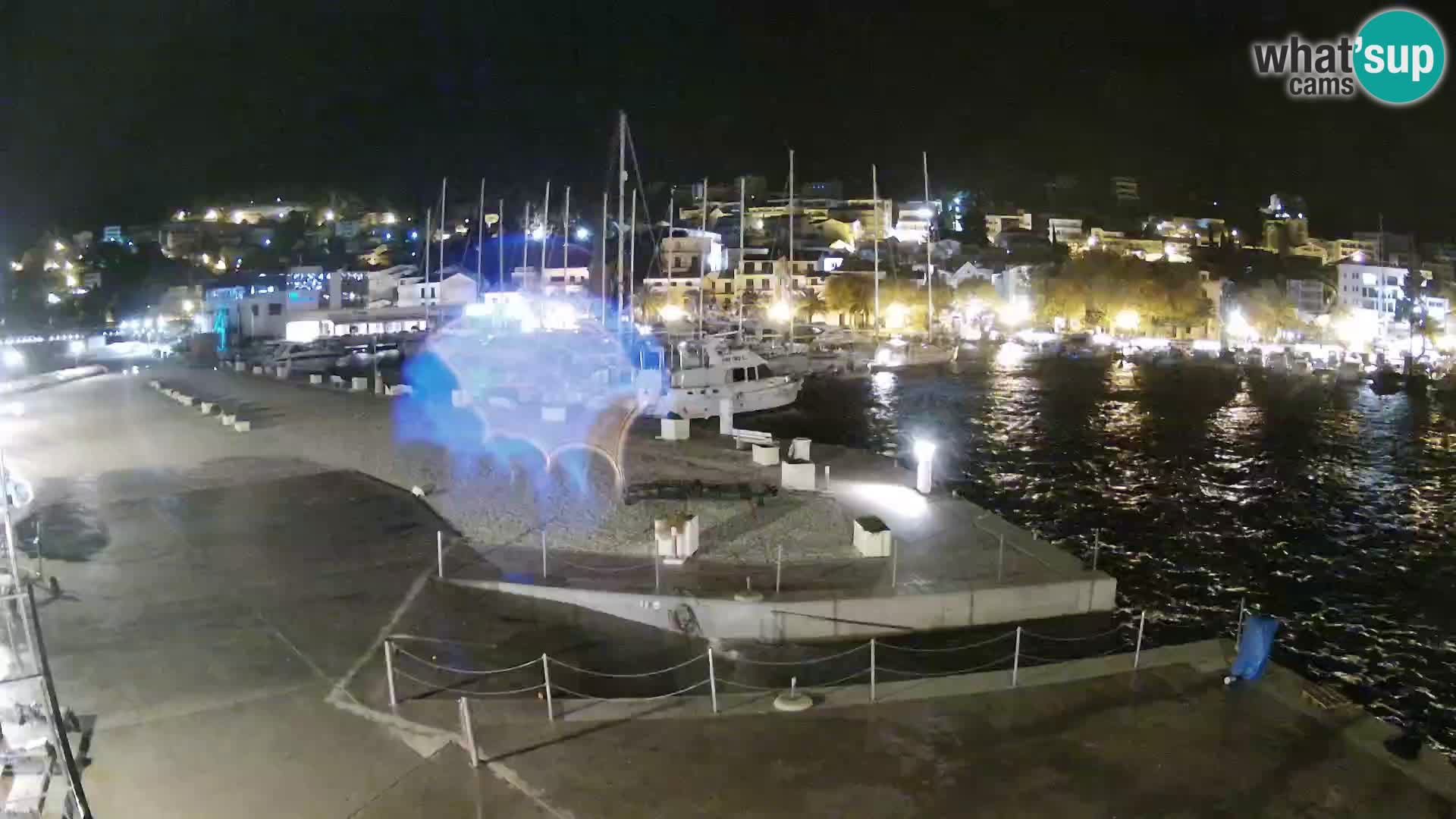 Webcam Basca Voda –  Vista desde el puerto deportivo de la ciudad y la montaña Biokovo