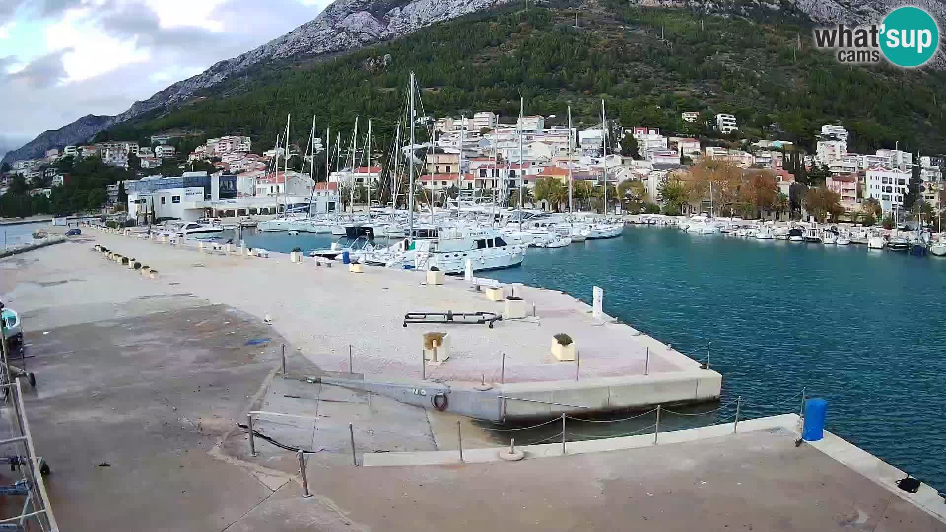 Webcam Basca Voda –  Vista desde el puerto deportivo de la ciudad y la montaña Biokovo