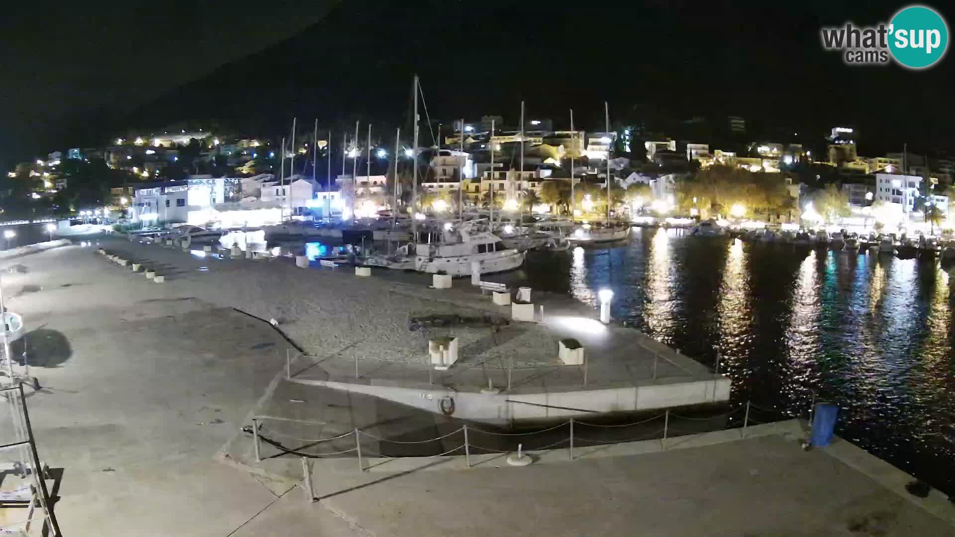 Webcam Basca Voda –  Vista desde el puerto deportivo de la ciudad y la montaña Biokovo