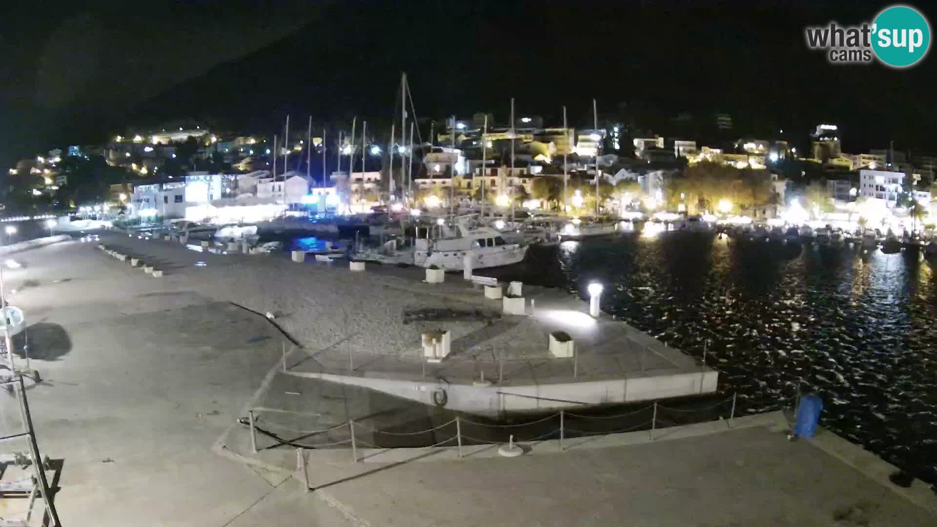 Webcam Basca Voda –  Vista desde el puerto deportivo de la ciudad y la montaña Biokovo