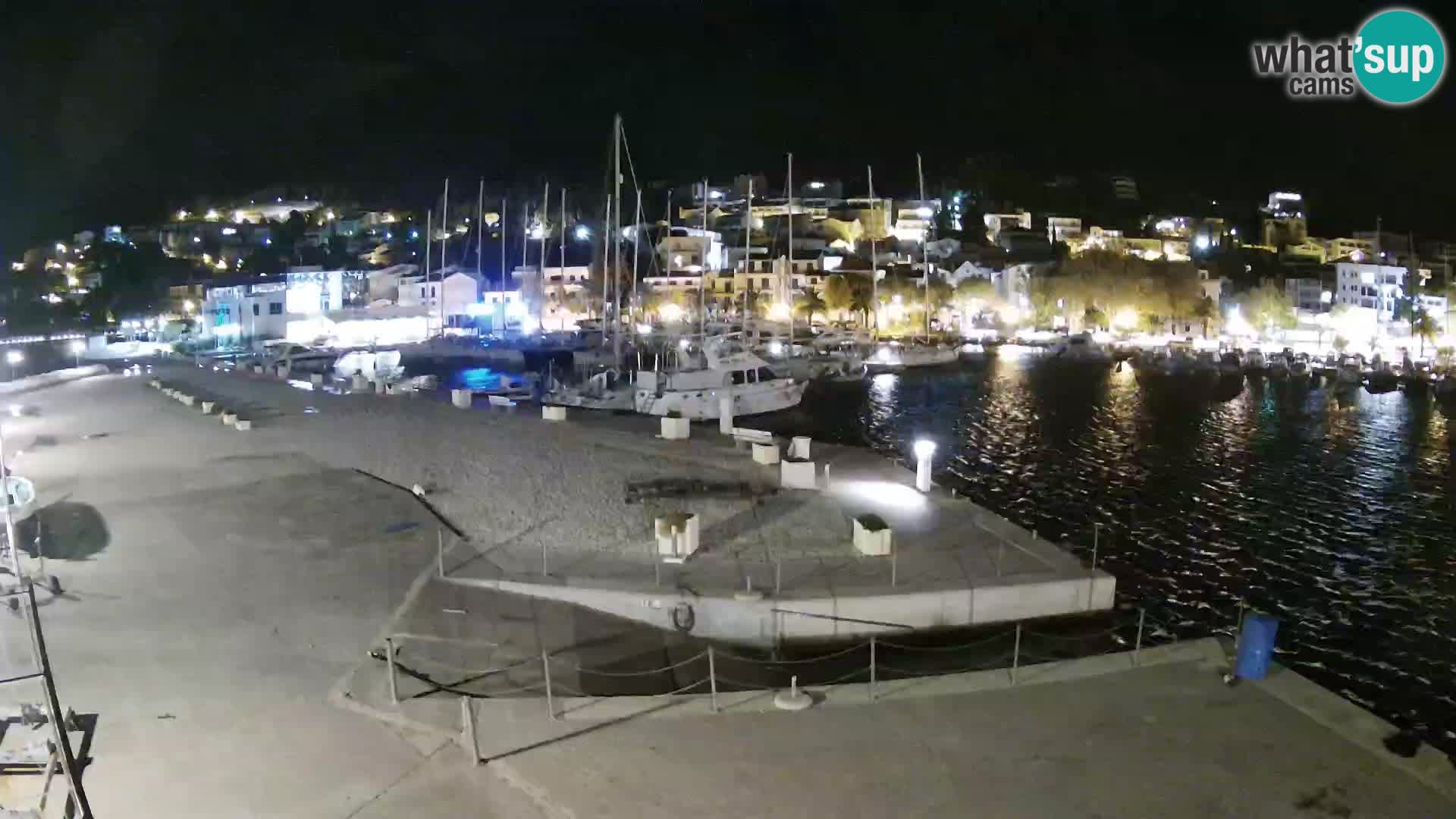 Webcam Basca Voda –  Vista desde el puerto deportivo de la ciudad y la montaña Biokovo