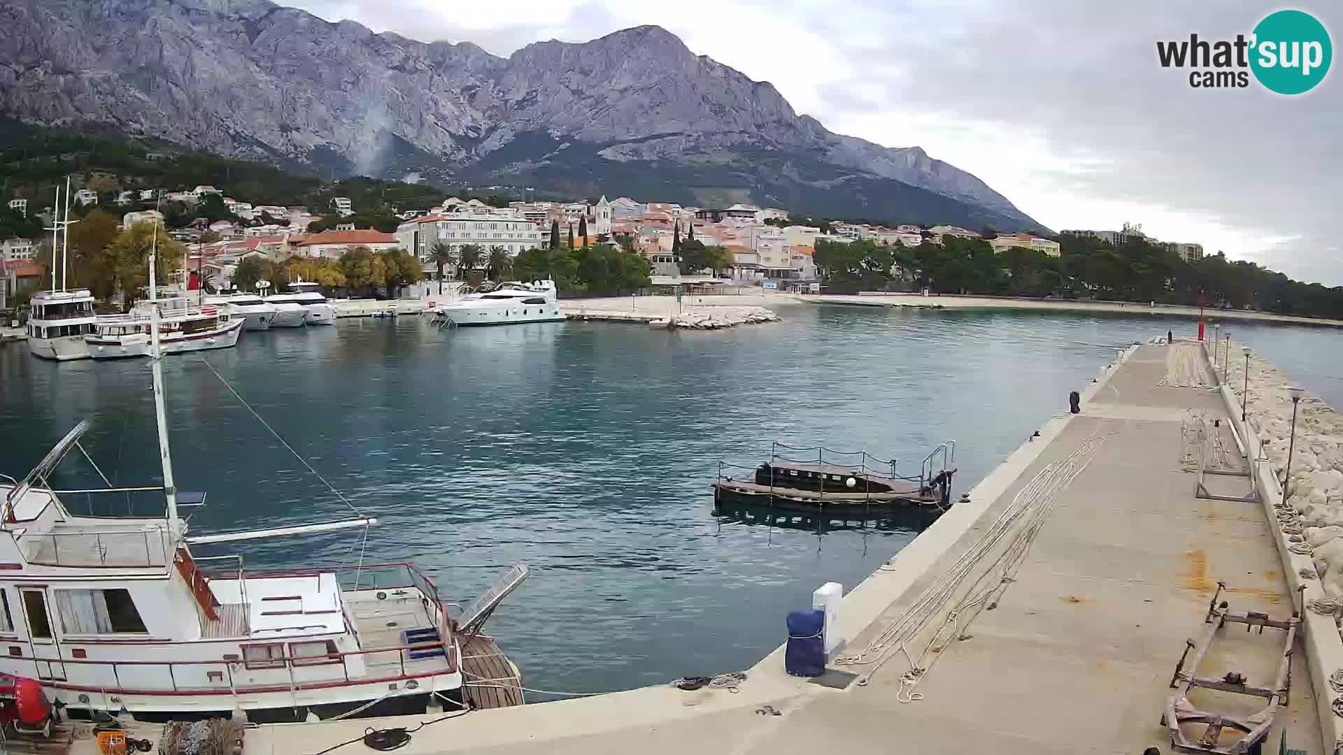 Spletna kamera – Baška Voda, pogled na mesto in goro Biokovo