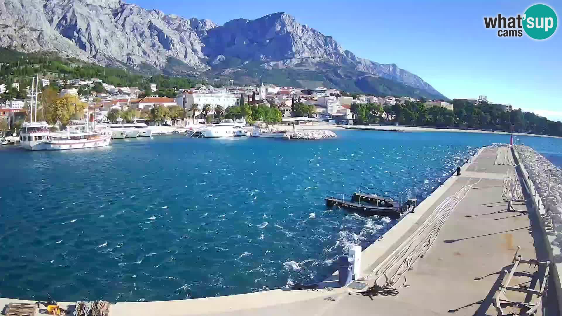 Spletna kamera – Baška Voda, pogled na mesto in goro Biokovo