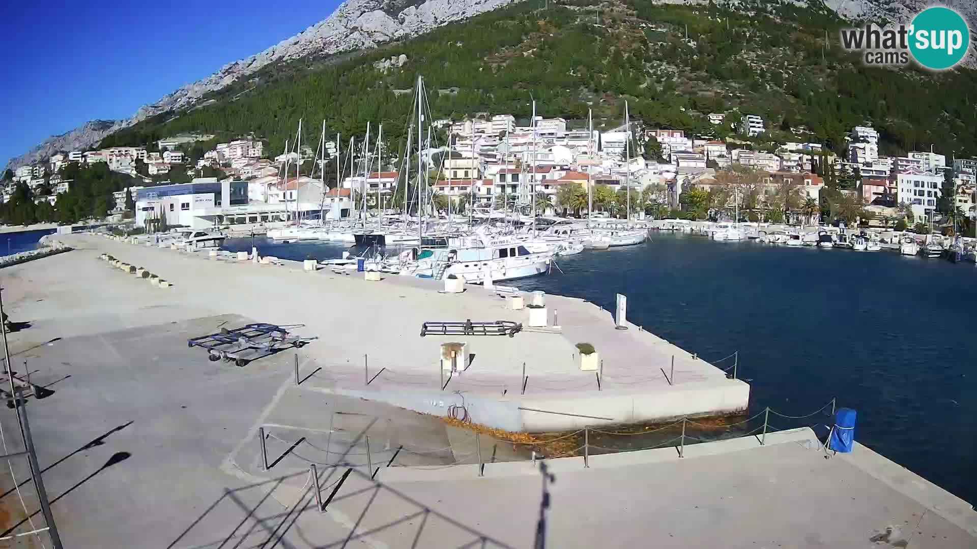 Webcam Basca Voda –  Vista desde el puerto deportivo de la ciudad y la montaña Biokovo