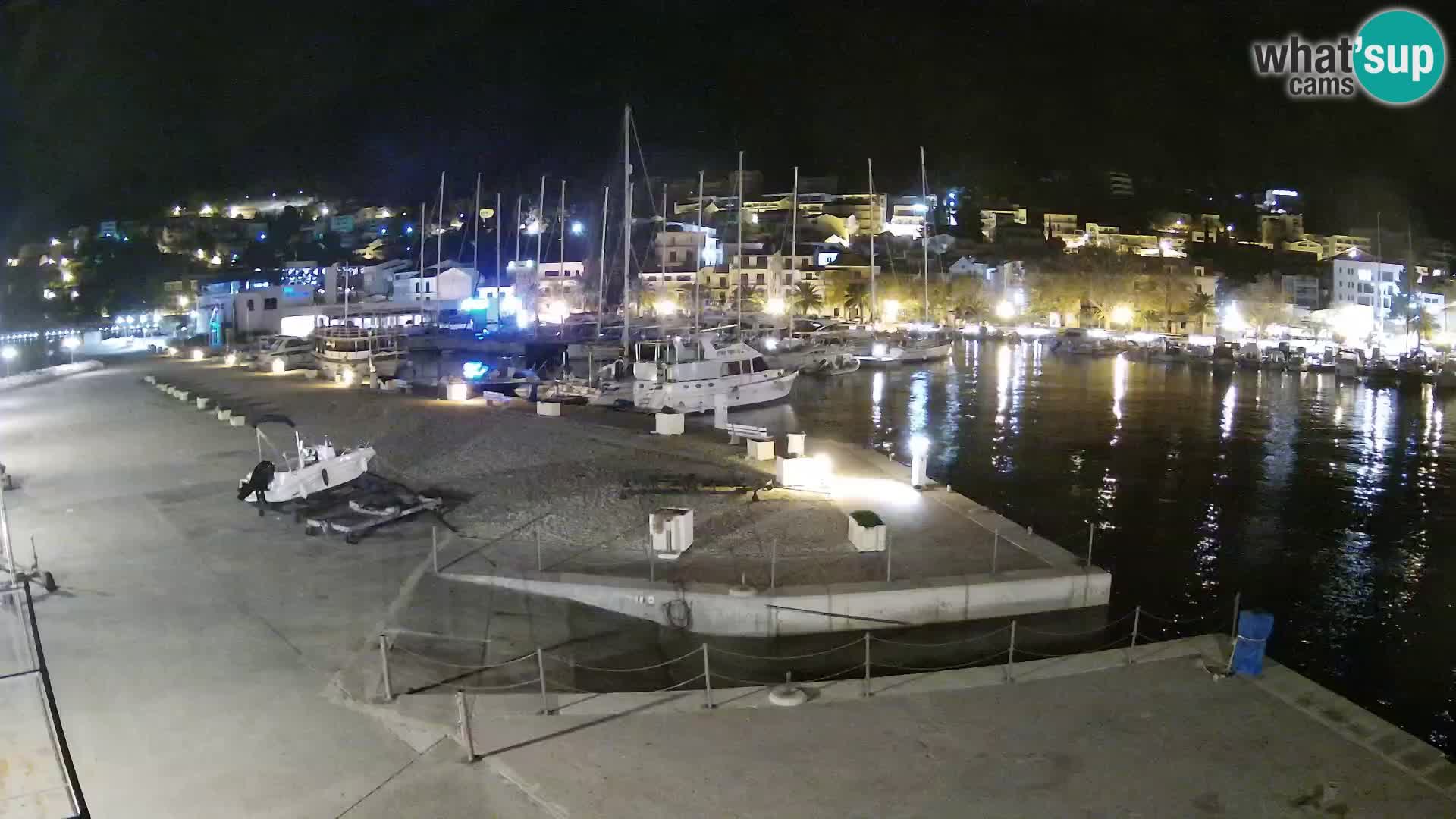 Webcam Basca Voda –  Vista desde el puerto deportivo de la ciudad y la montaña Biokovo