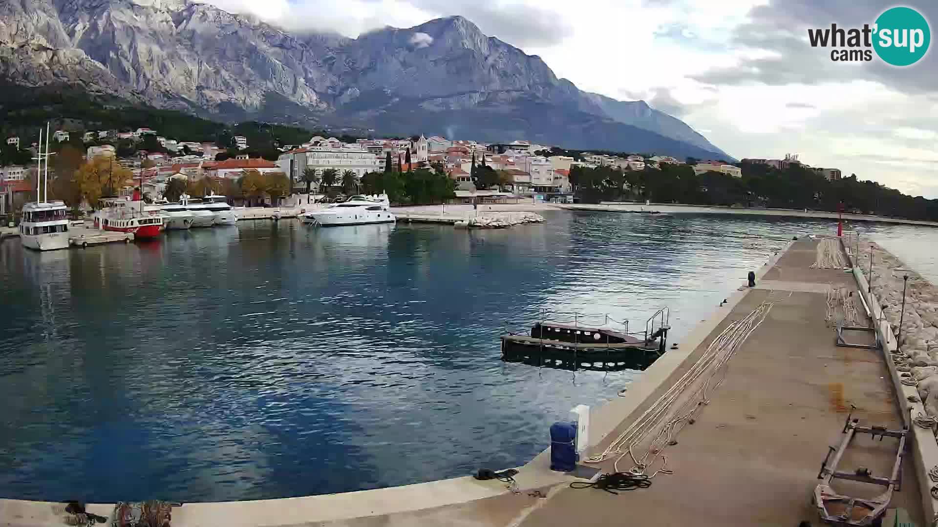 Spletna kamera – Baška Voda, pogled na mesto in goro Biokovo