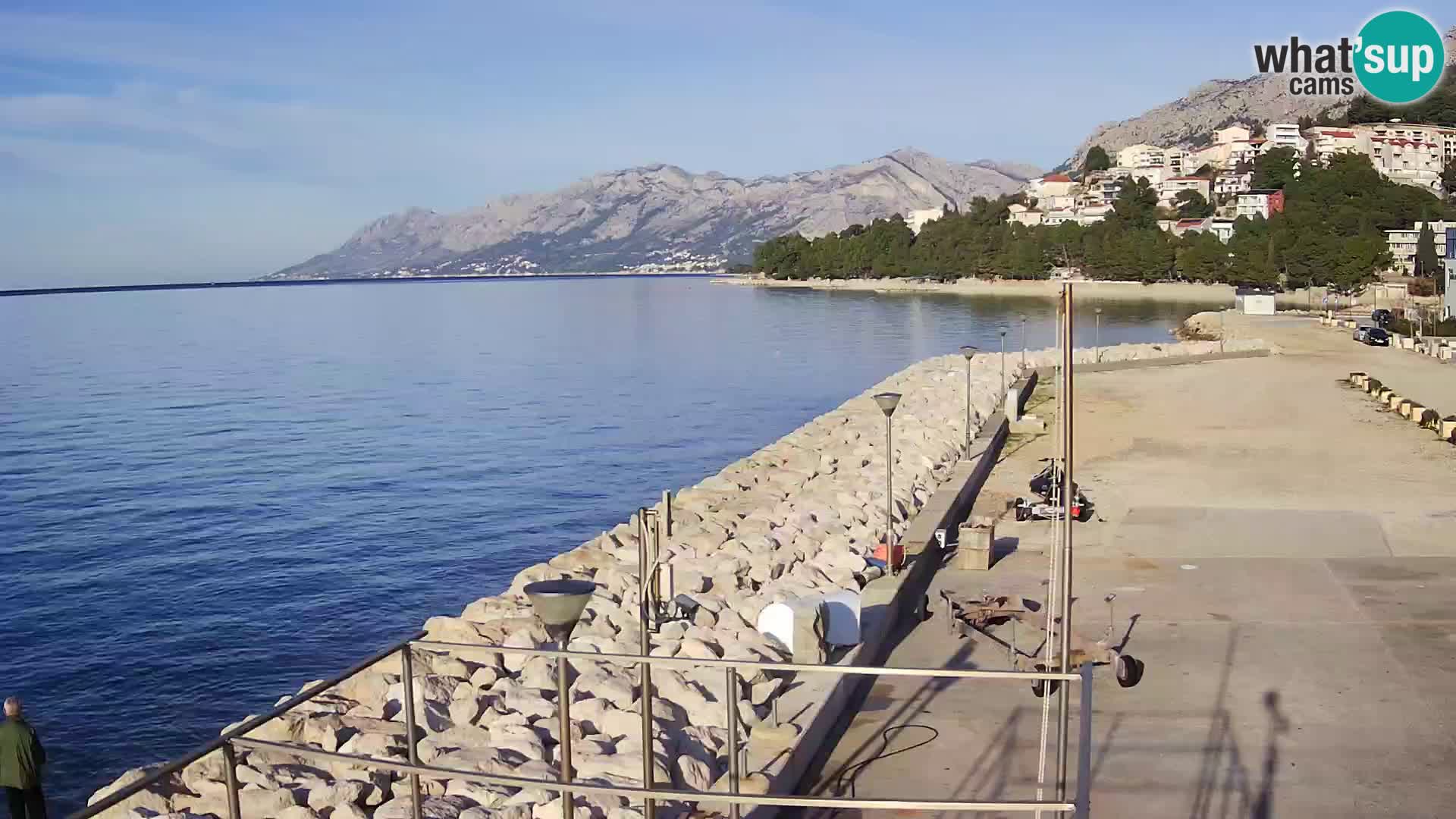 Spletna kamera – Baška Voda, pogled na mesto in goro Biokovo