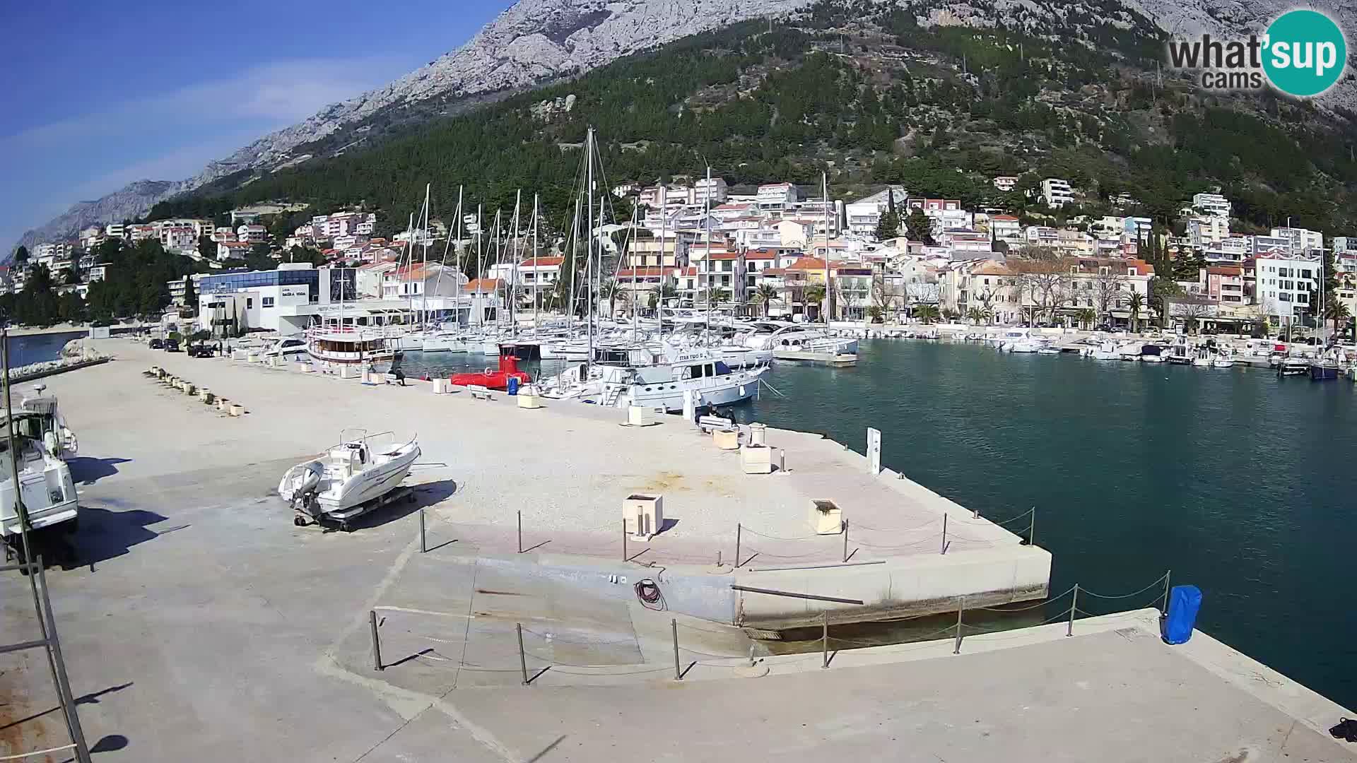 Spletna kamera – Baška Voda, pogled na mesto in goro Biokovo