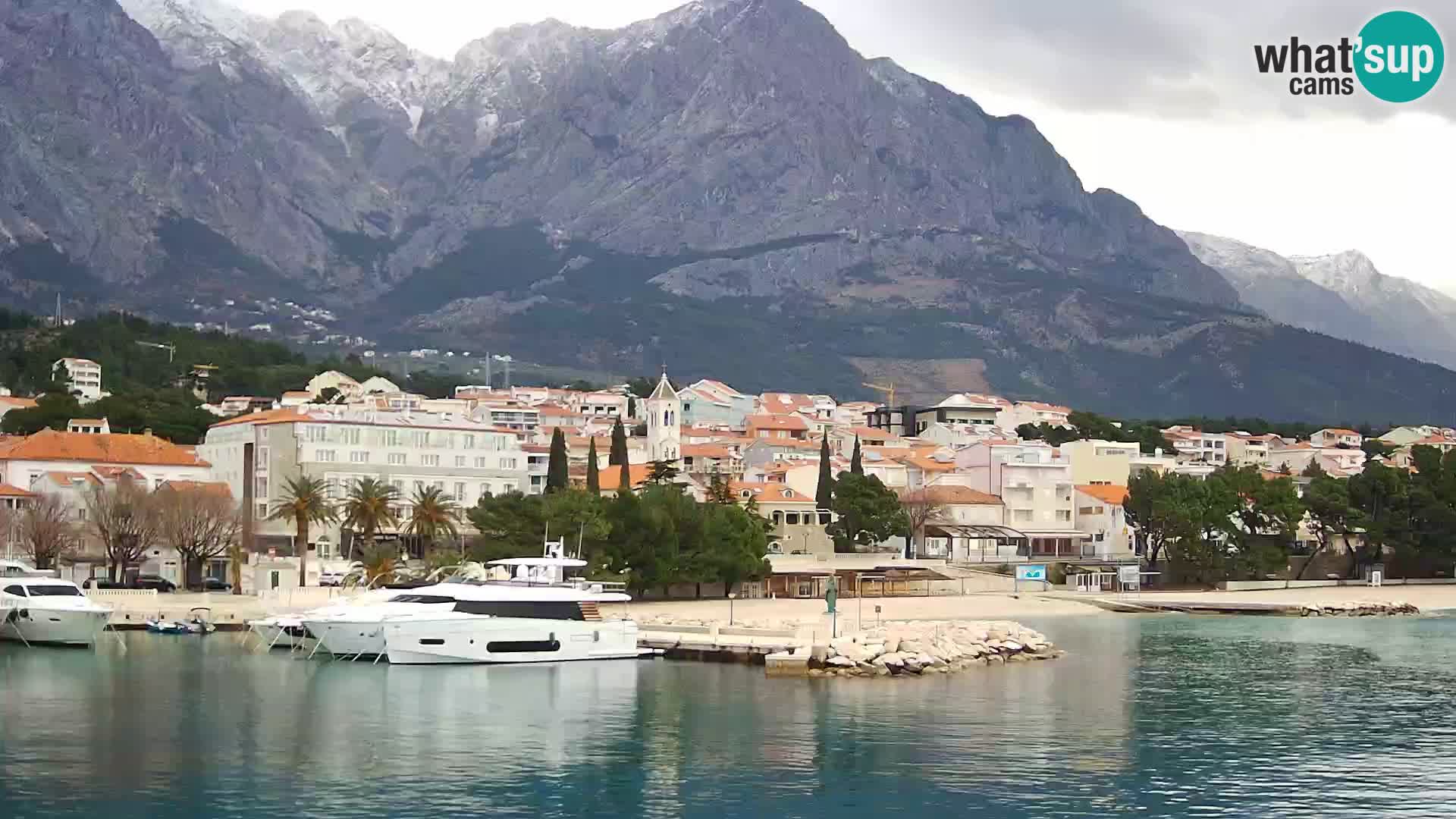 Spletna kamera – Baška Voda, pogled na mesto in goro Biokovo