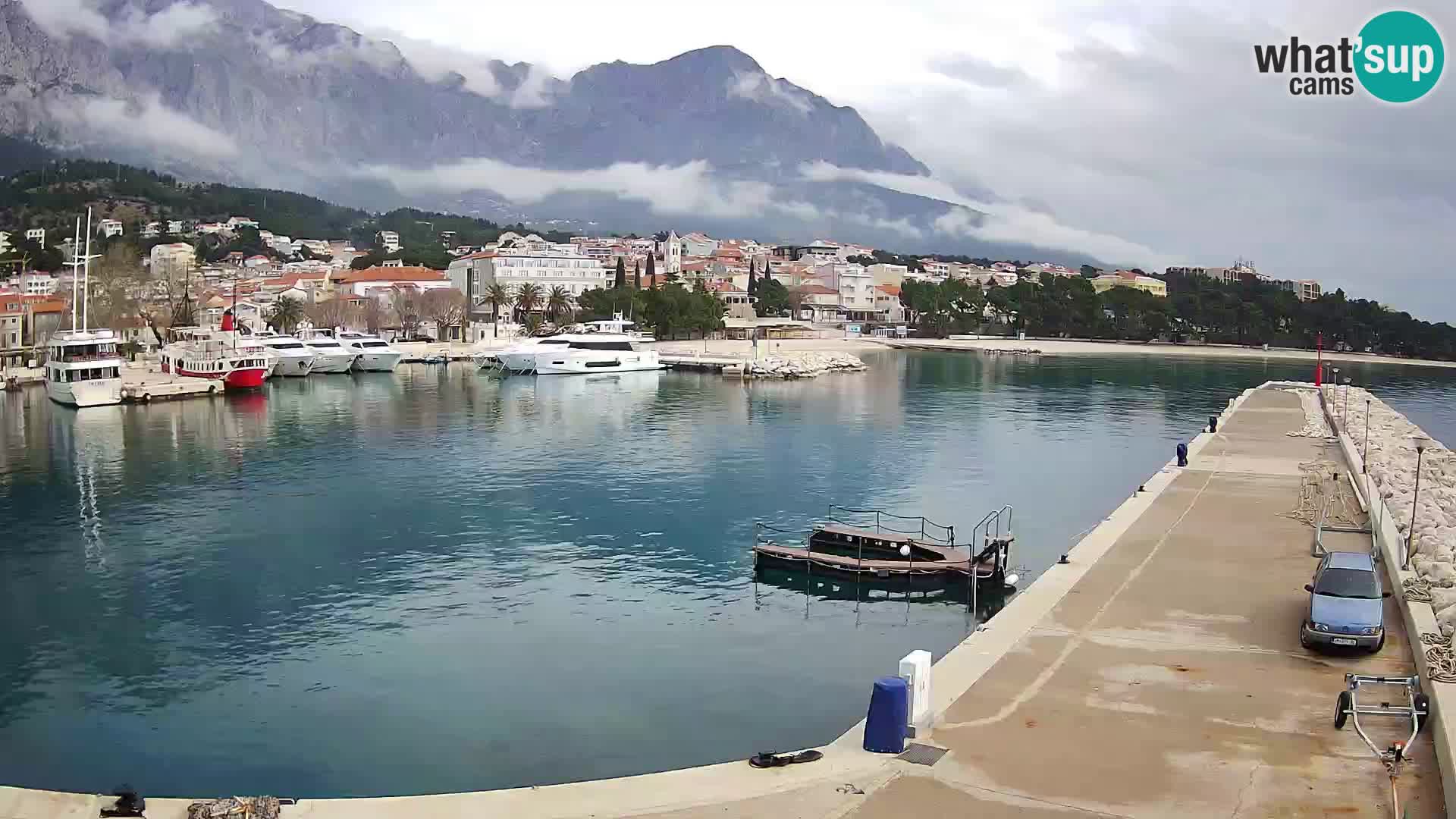 Spletna kamera – Baška Voda, pogled na mesto in goro Biokovo