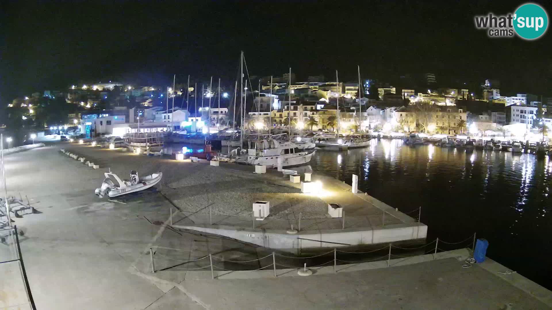 Webcam Basca Voda –  Vista desde el puerto deportivo de la ciudad y la montaña Biokovo