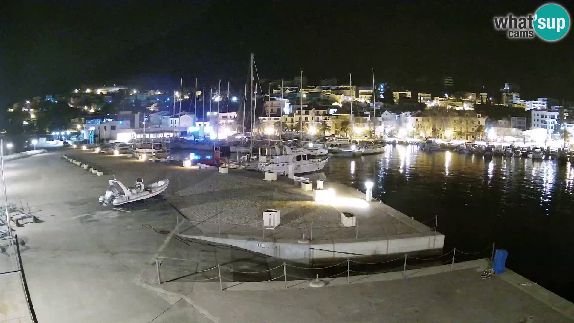 Webcam Basca Voda –  Vista desde el puerto deportivo de la ciudad y la montaña Biokovo