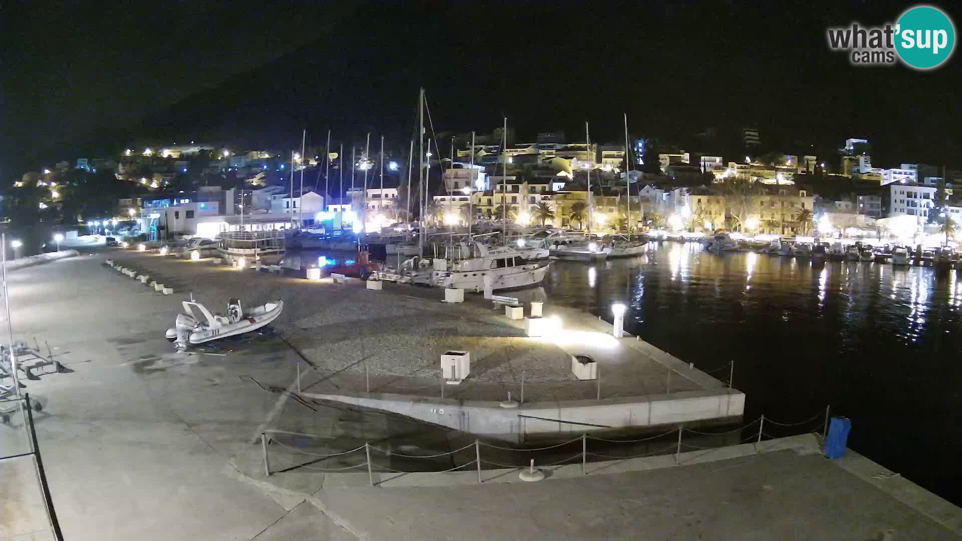 Webcam Basca Voda –  Vista desde el puerto deportivo de la ciudad y la montaña Biokovo