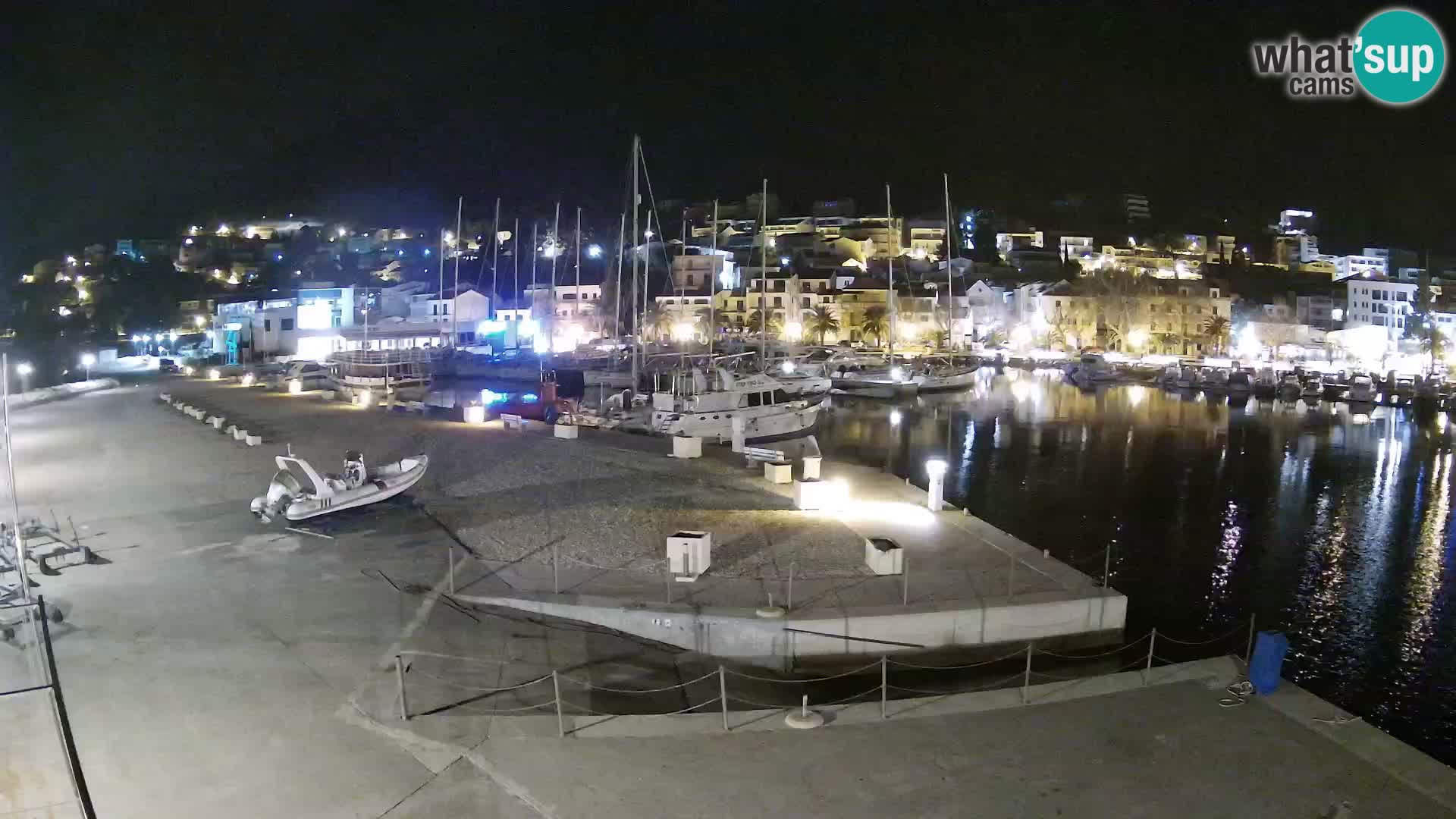 Webcam Basca Voda –  Vista desde el puerto deportivo de la ciudad y la montaña Biokovo