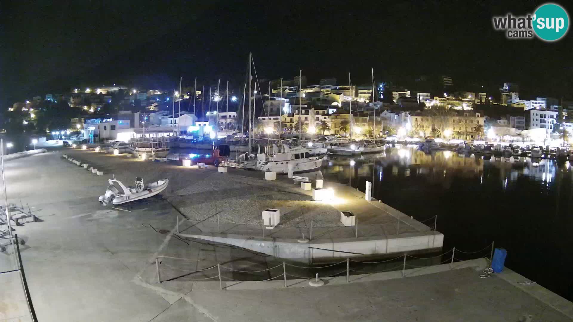 Webcam Basca Voda –  Vista desde el puerto deportivo de la ciudad y la montaña Biokovo