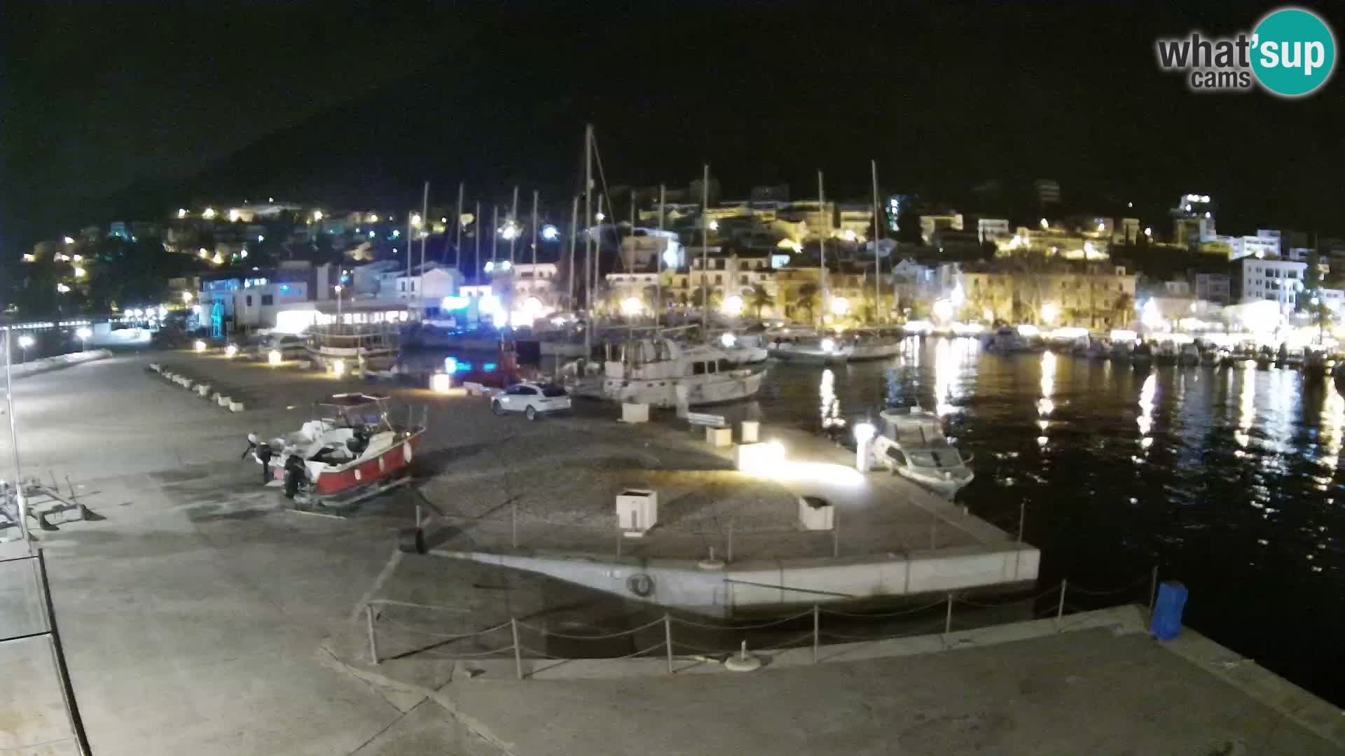 Webcam Basca Voda –  Vista desde el puerto deportivo de la ciudad y la montaña Biokovo