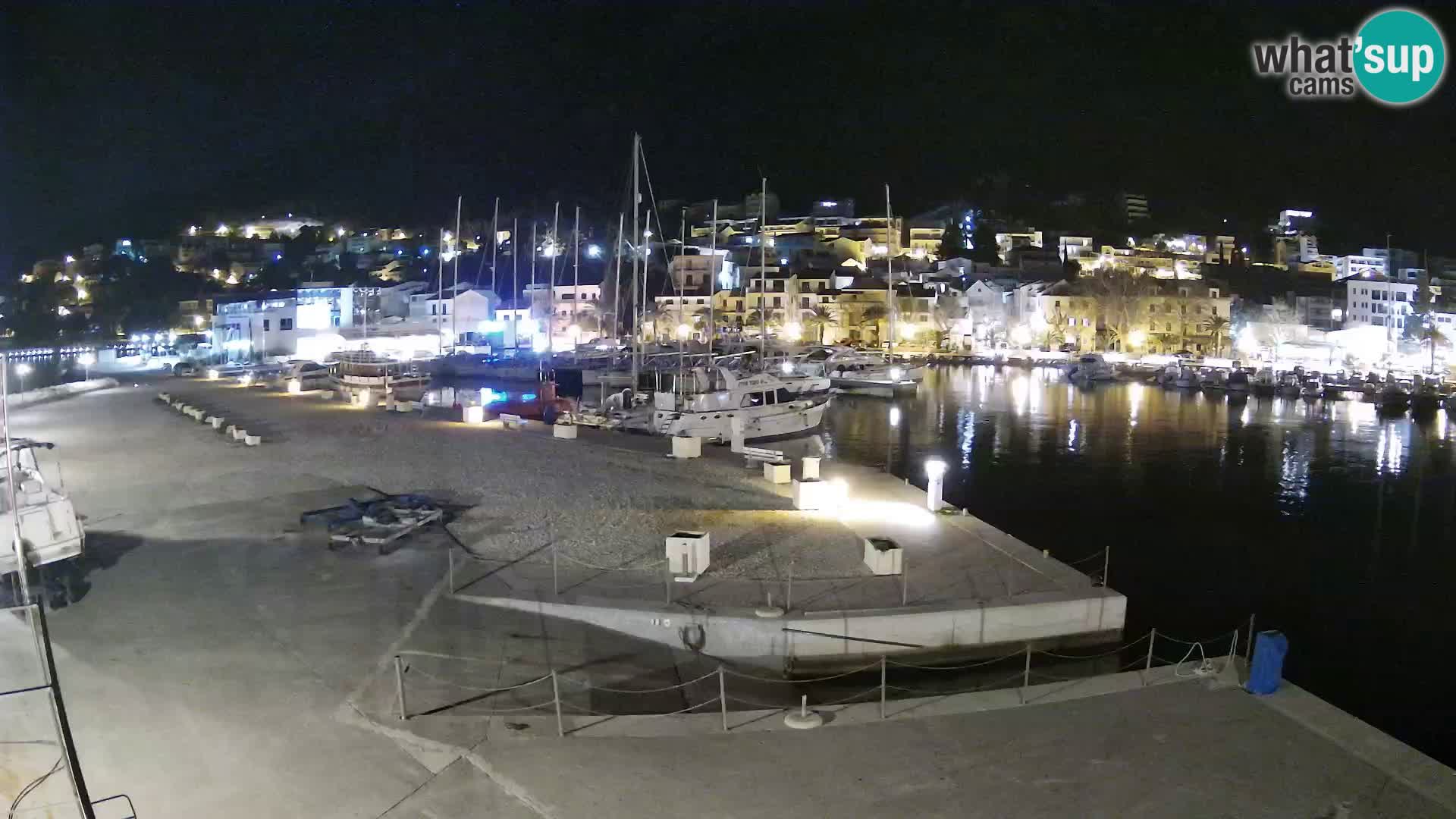 Webcam Basca Voda –  Vista desde el puerto deportivo de la ciudad y la montaña Biokovo