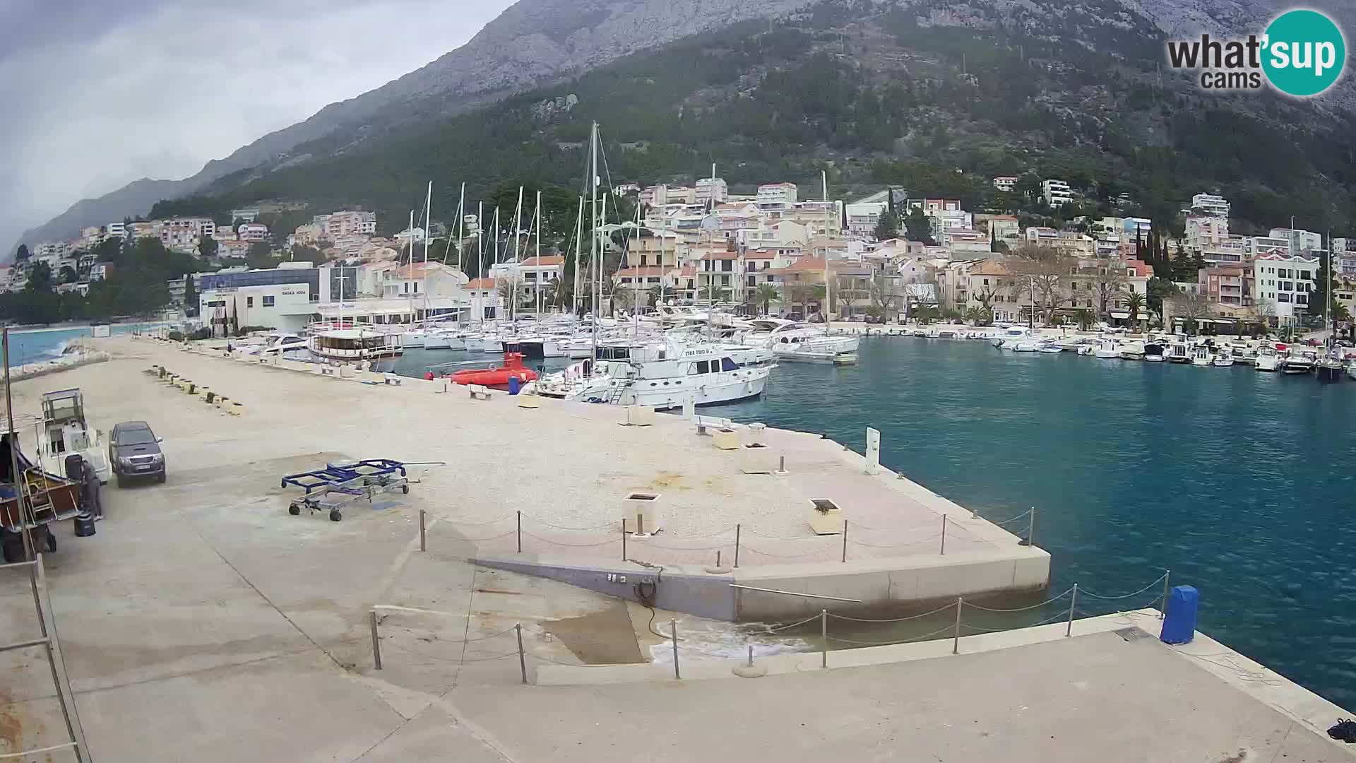 Spletna kamera – Baška Voda, pogled na mesto in goro Biokovo