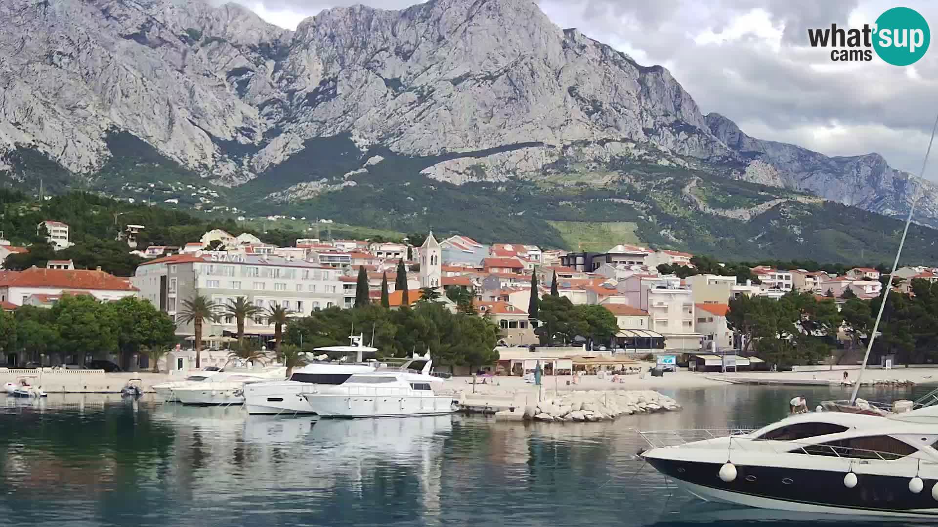 Web Kamera Baška Voda luka – Pogled na grad i masiv Biokovo