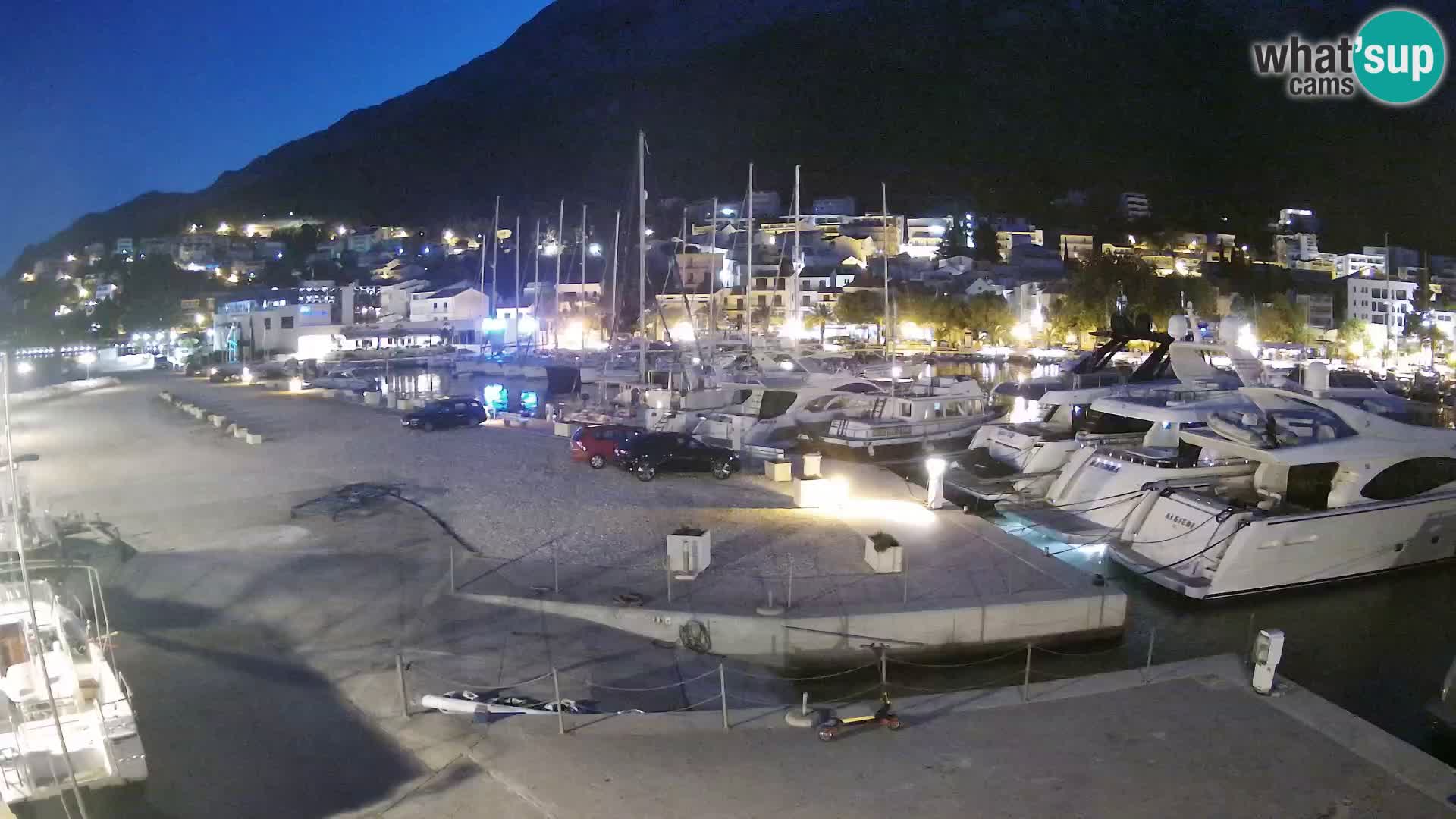 Web Kamera Baška Voda luka – Pogled na grad i masiv Biokovo