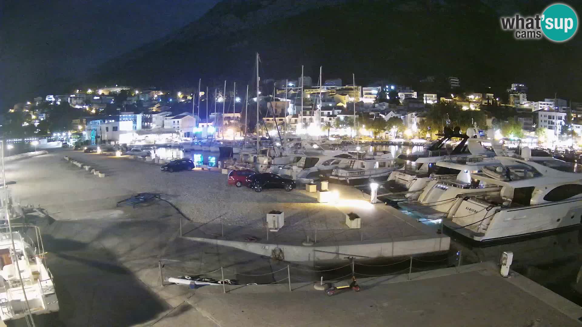 Spletna kamera – Baška Voda, pogled na mesto in goro Biokovo
