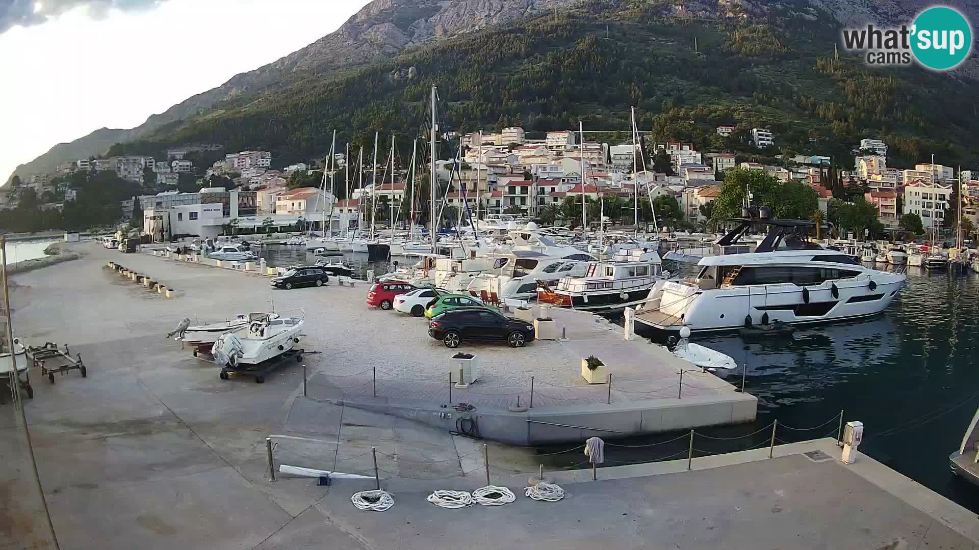 Web Kamera Baška Voda luka – Pogled na grad i masiv Biokovo