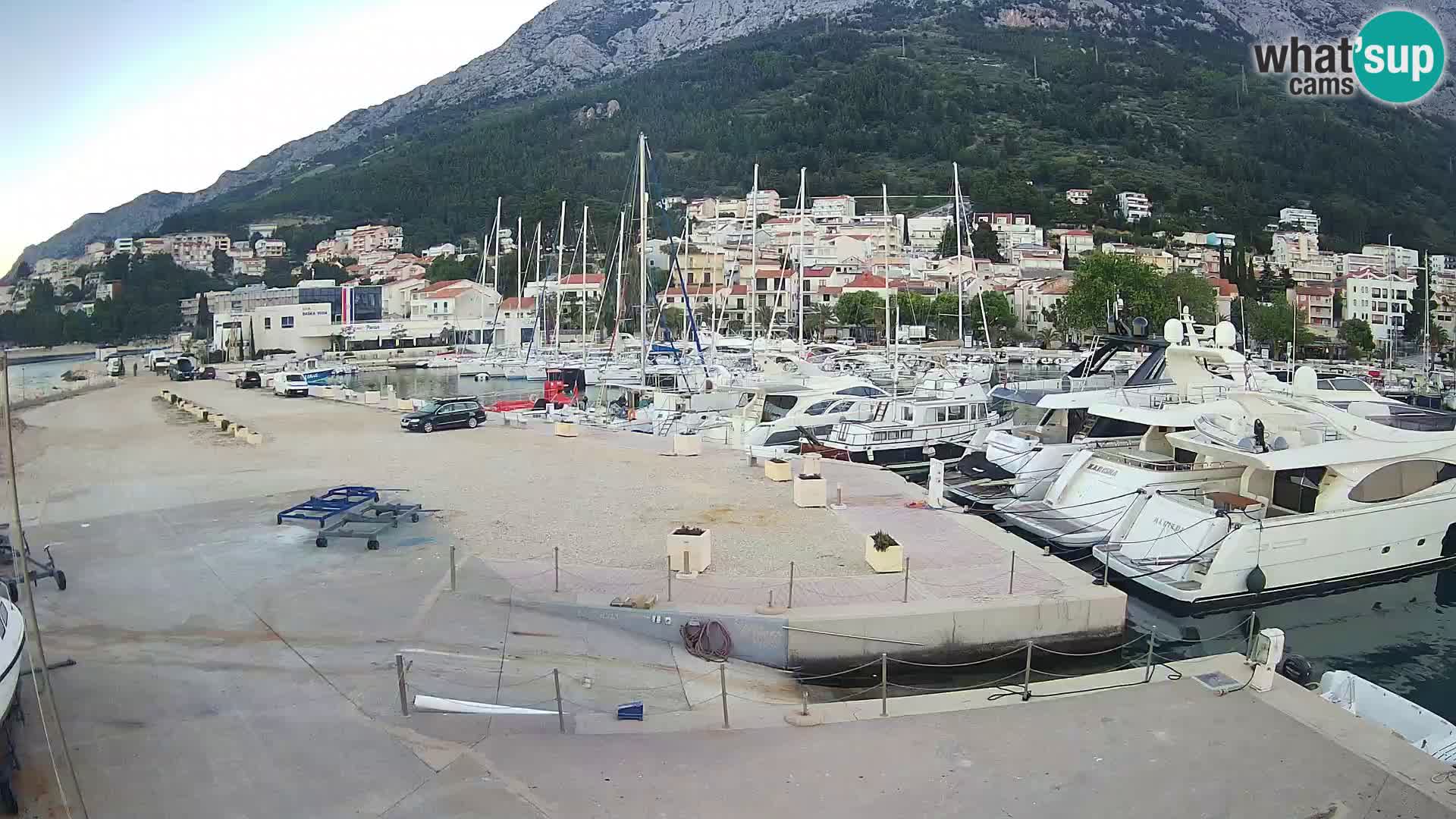 Spletna kamera – Baška Voda, pogled na mesto in goro Biokovo