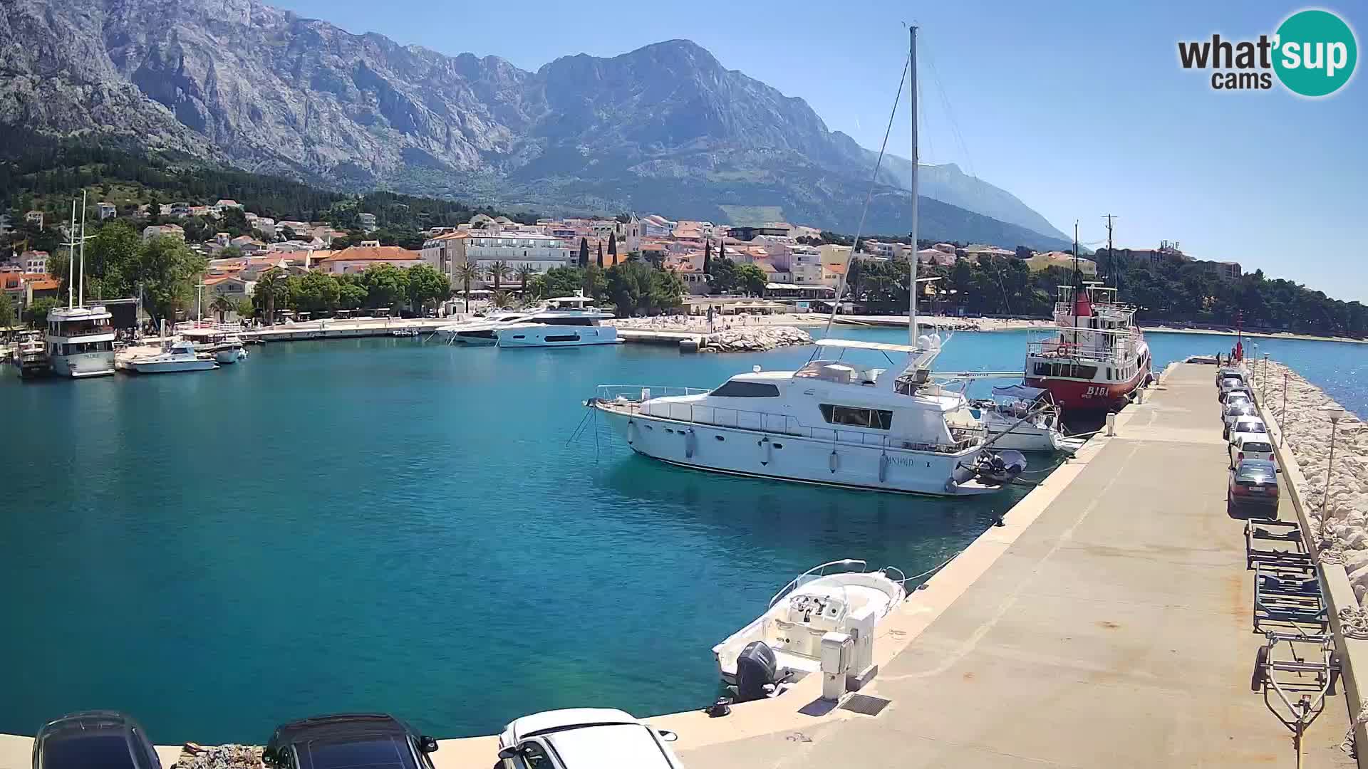 Web Kamera Baška Voda luka – Pogled na grad i masiv Biokovo