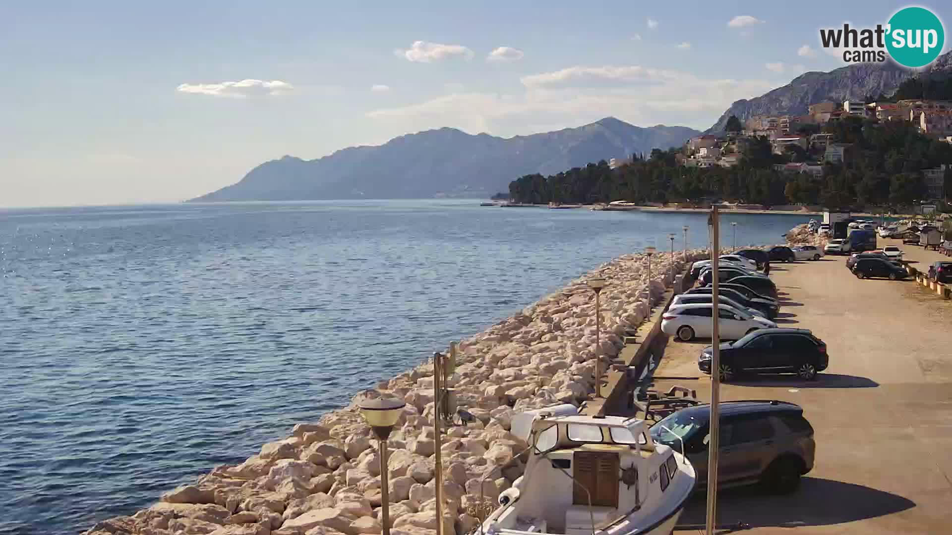 Webcam Basca Voda –  Vista desde el puerto deportivo de la ciudad y la montaña Biokovo