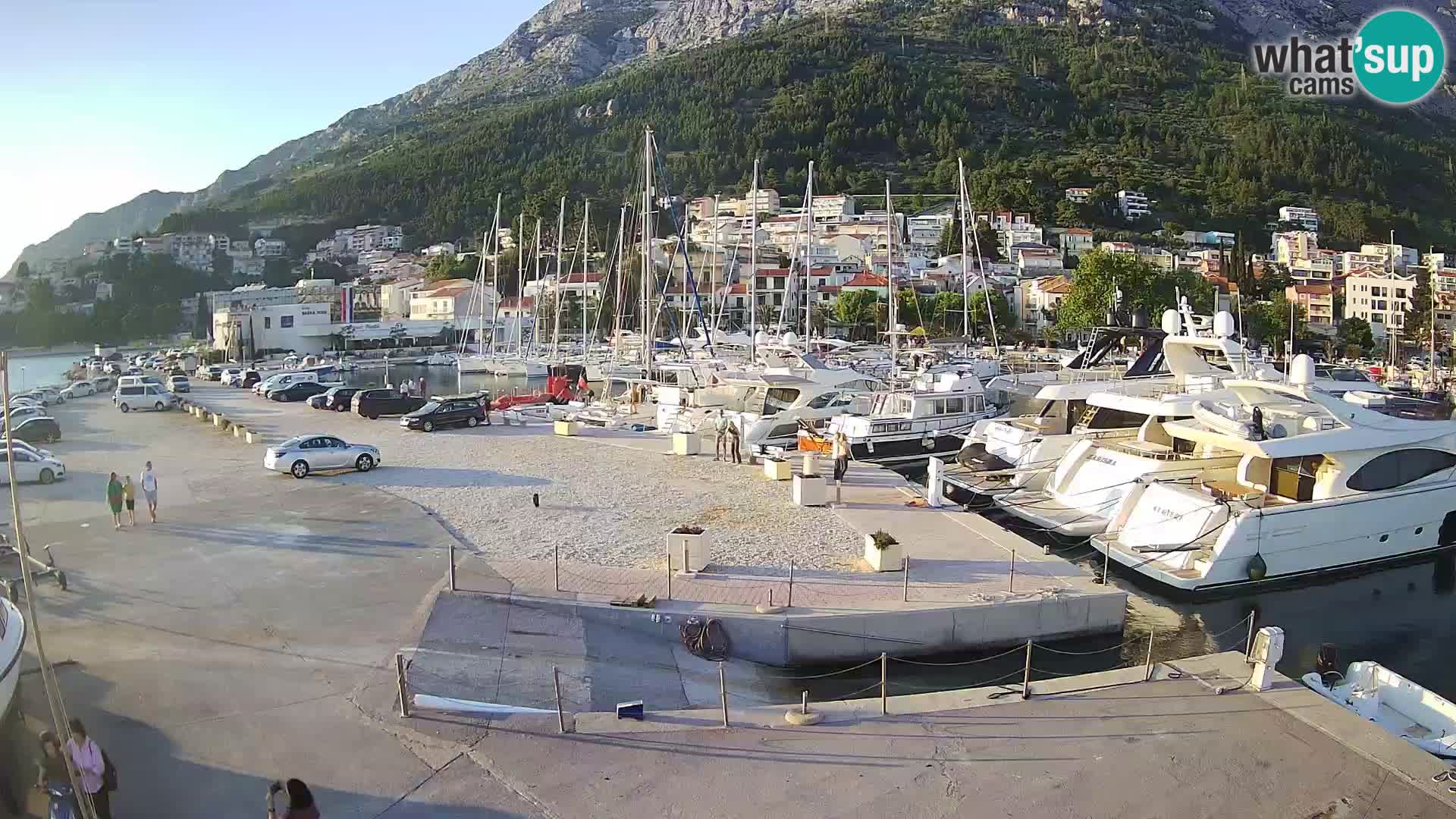 Spletna kamera – Baška Voda, pogled na mesto in goro Biokovo