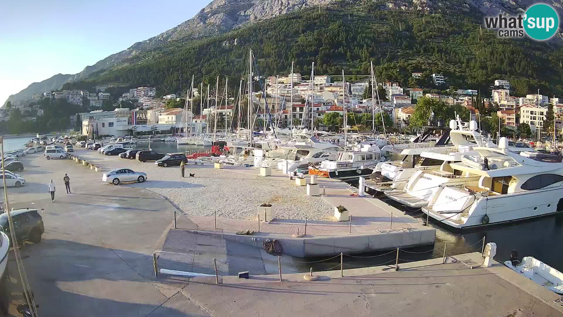 Web Kamera Baška Voda luka – Pogled na grad i masiv Biokovo